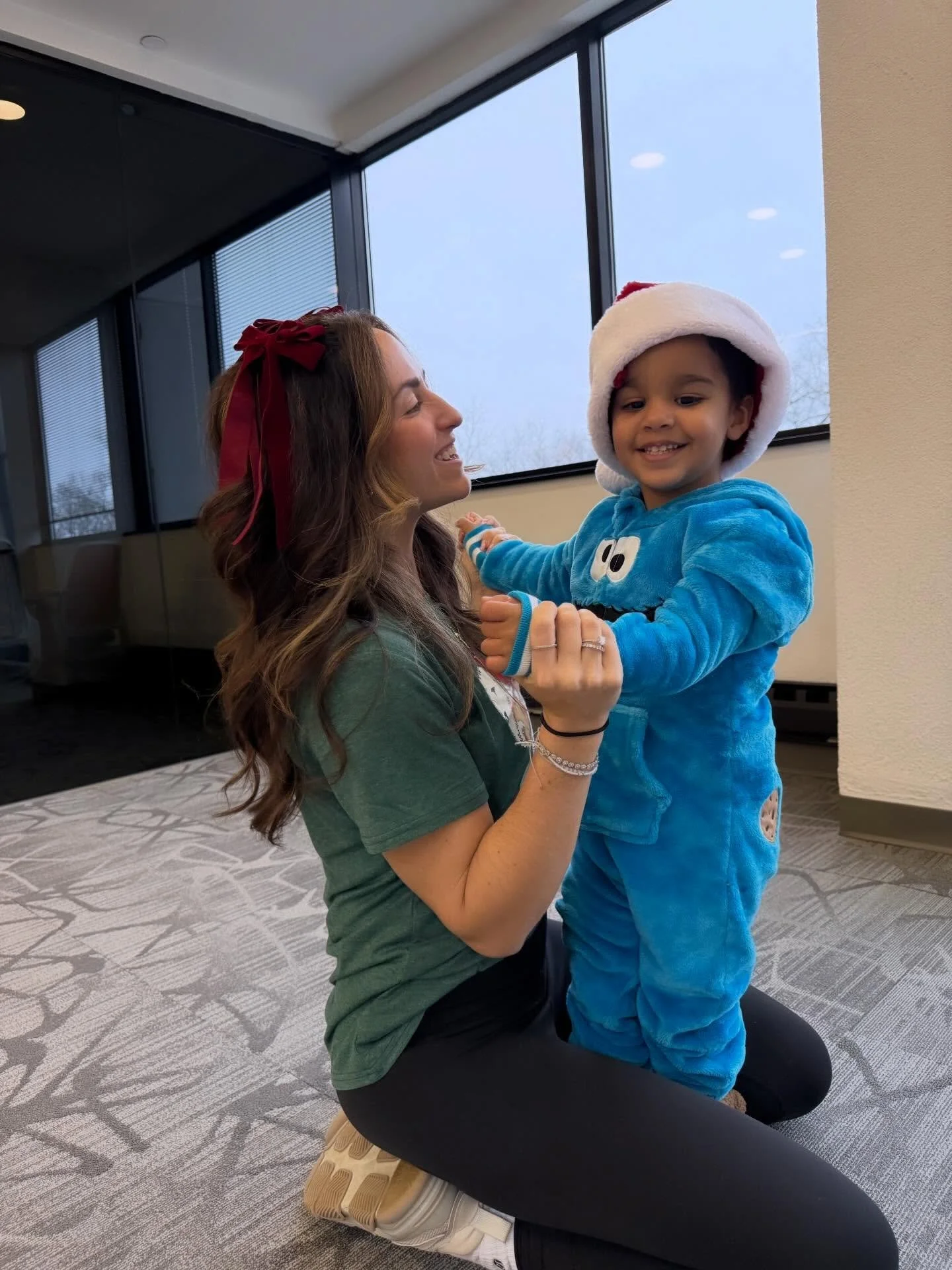 🎄✨ Merry Christmas from the Little Light Speech Therapy team! 🎅🏼❄️

This week we had so much fun reading Christmas books, following holiday 1- and 2-step directions, and matching Santa and snowman pictures&mdash;all while working on each child&rsq