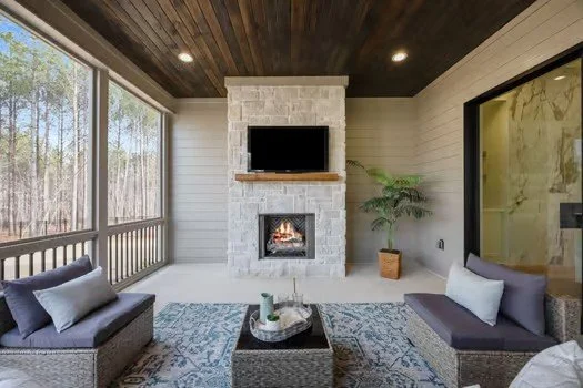 Porch 2.jpg