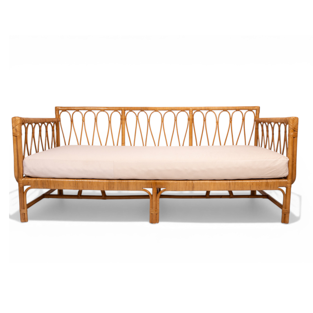 MiaHaoSofa.png