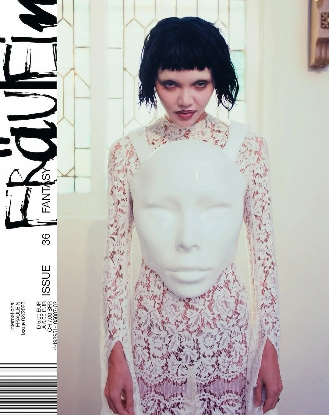 Sharing more photos from this shoot from 2023. Not only because I personally love this style but also because this gothic romance look is dare I say trending! And has inspired the shoppable style deck I shared earlier.

FR&Auml;ULEIN #36 - FANTASY

S