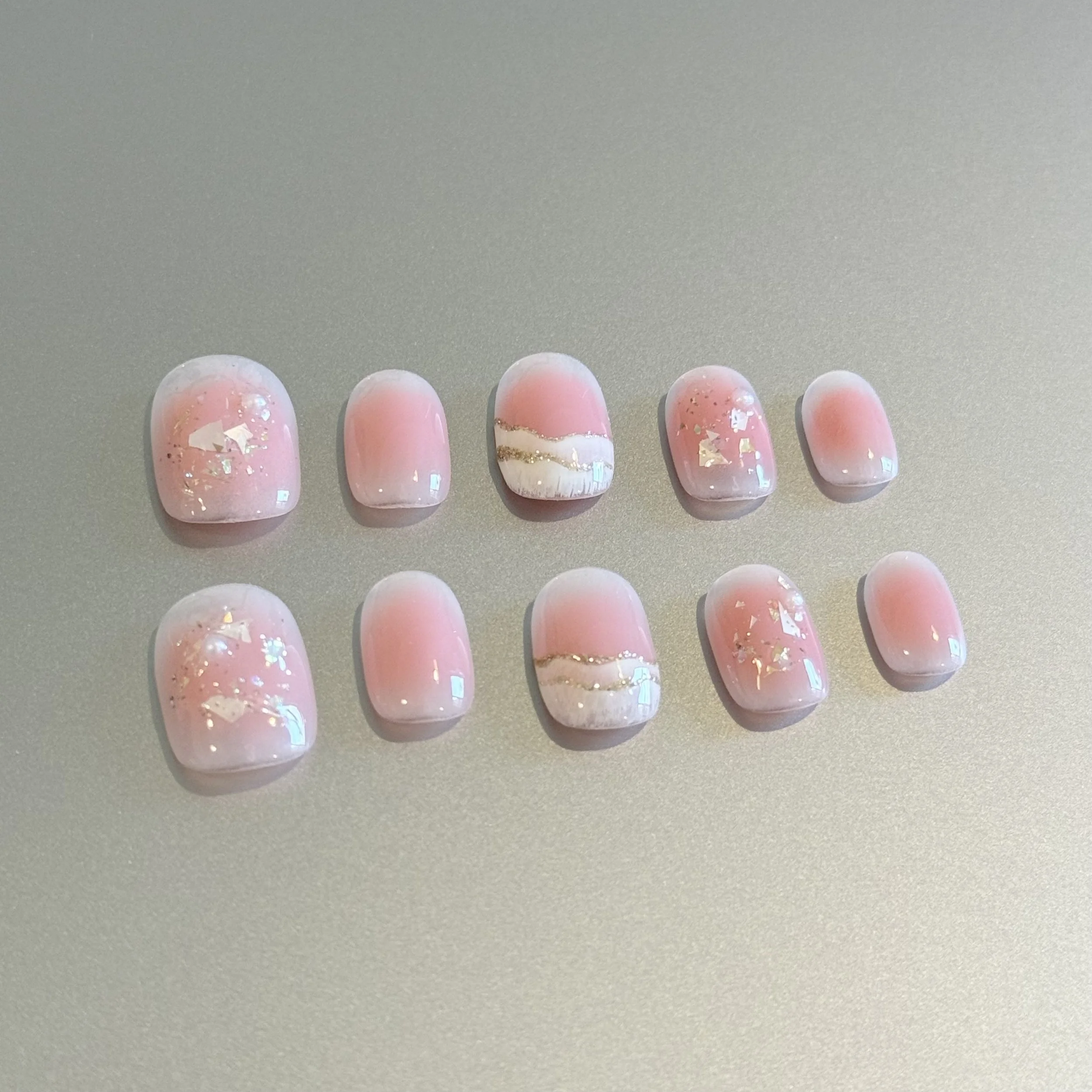 Chic Gold Accent Nail Art Set