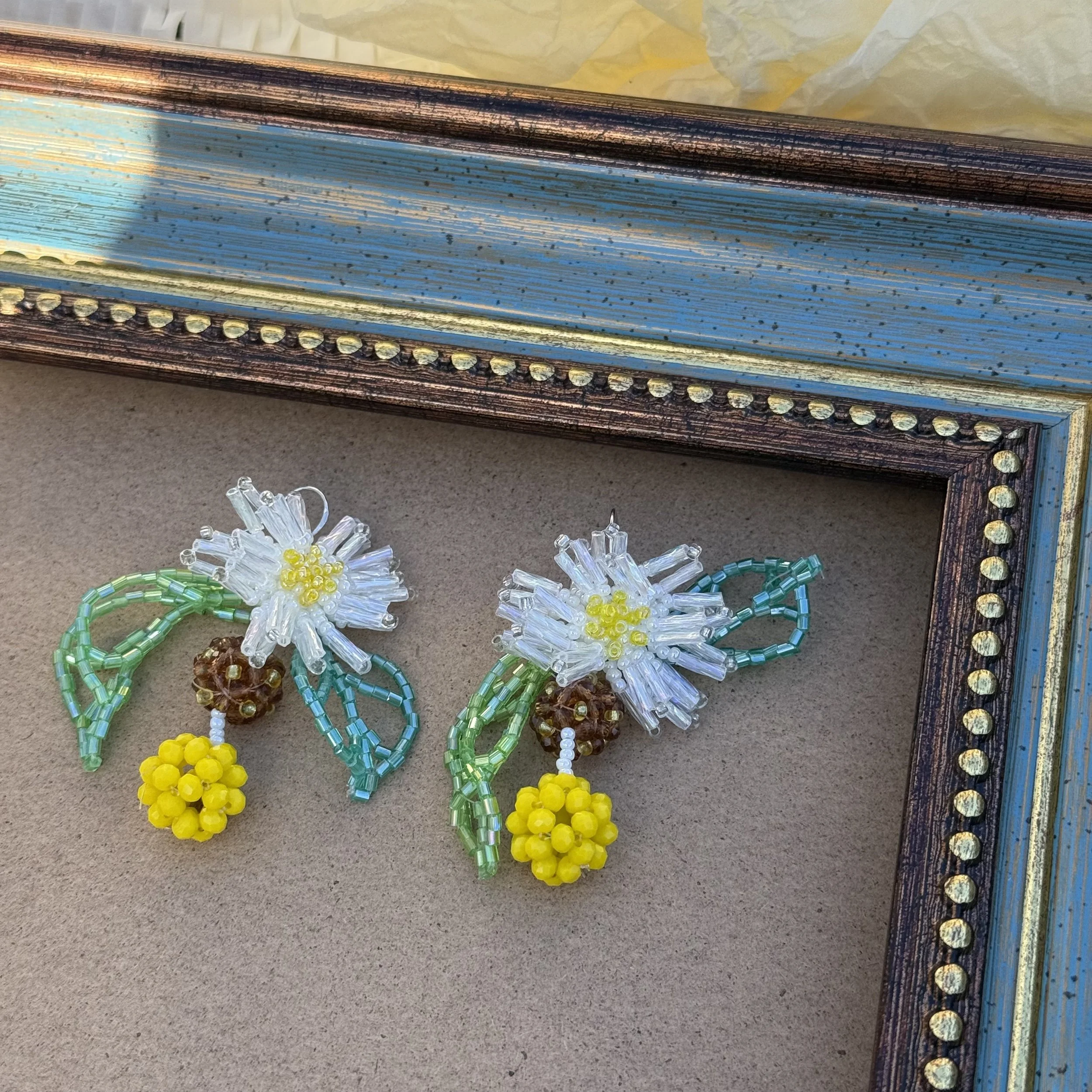 Floral Daisy Beaded Earrings