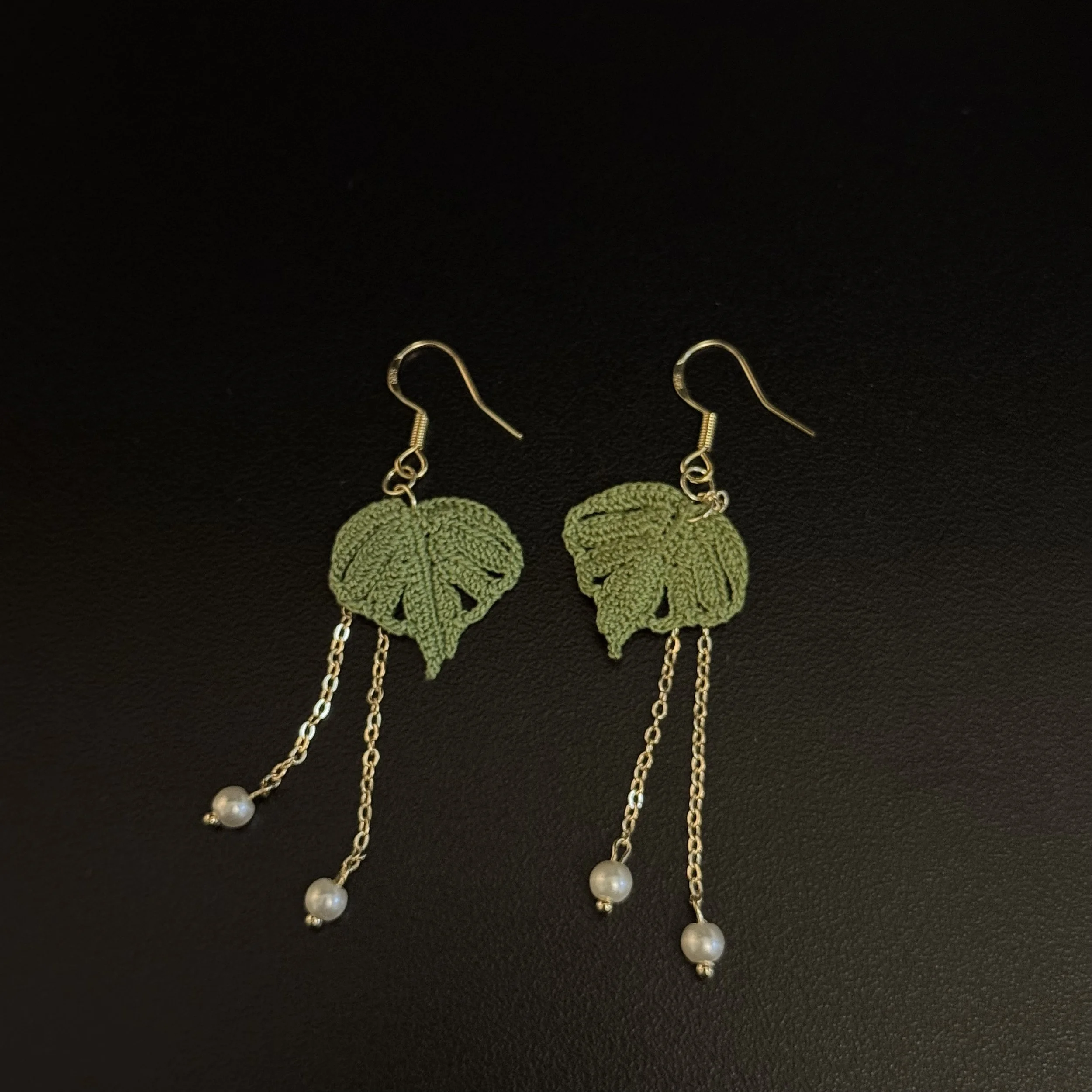 Elegant Lace Leaf Dangle Earrings