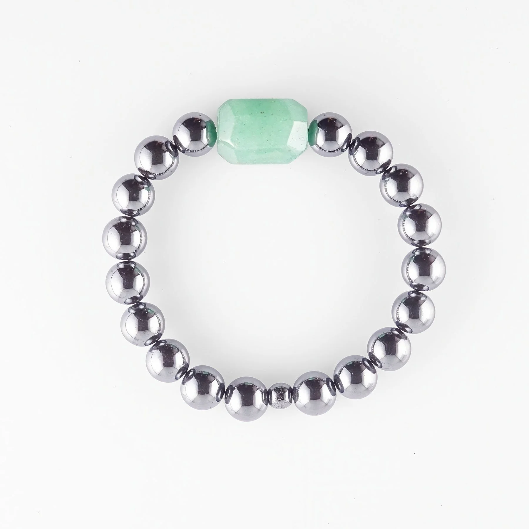 Pulsera Metálica de Hematita con Acento de Piedra de Jade
