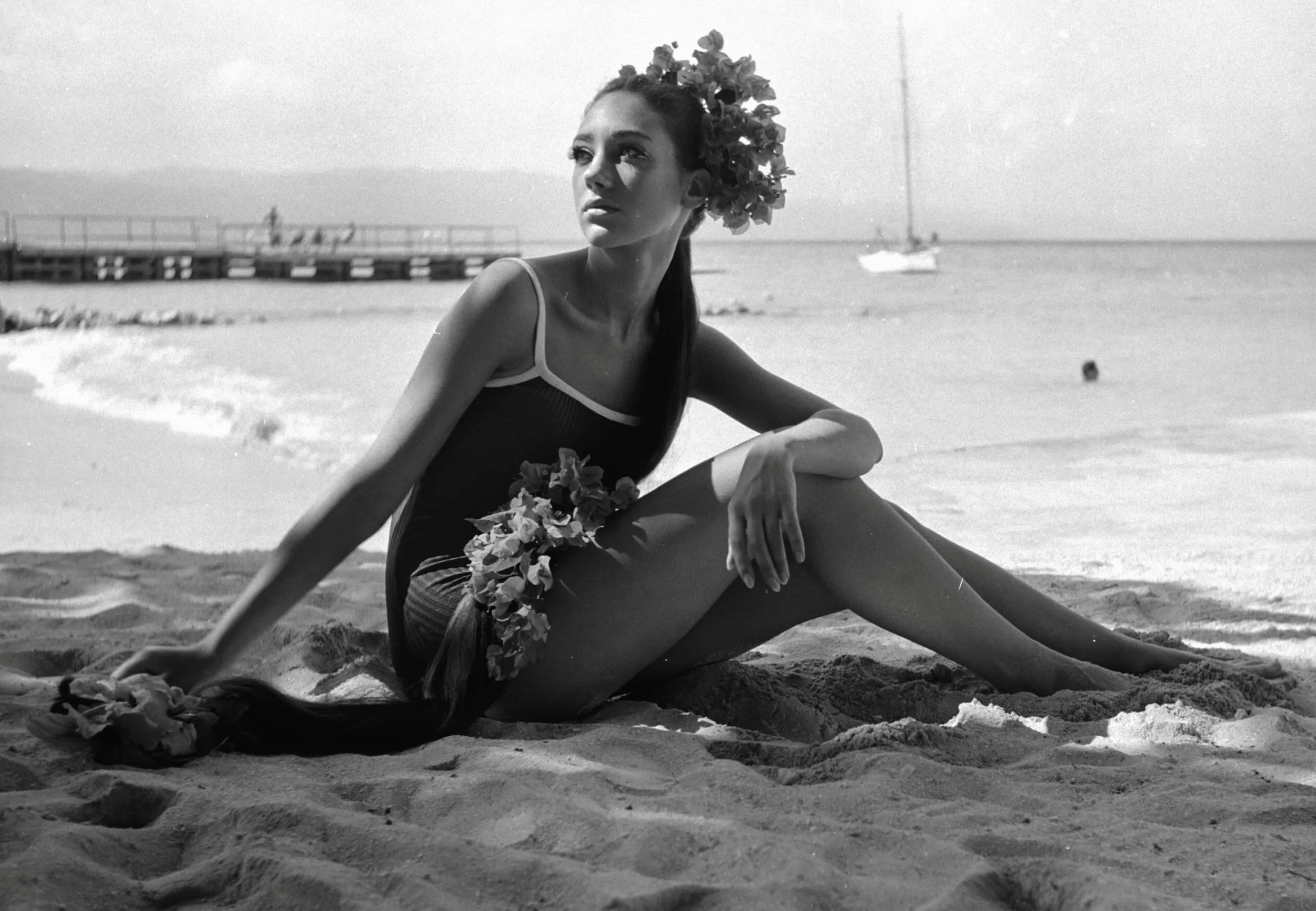 Jamaica, 1967 🇯🇲 

A little photo dump of photos from Jamaica (can you tell I&rsquo;m dreaming of a vacation?) 

Marisa Berenson poses in the first photo during a shoot for New York Magazine where my dad was working with Clay Felker on an entirely 