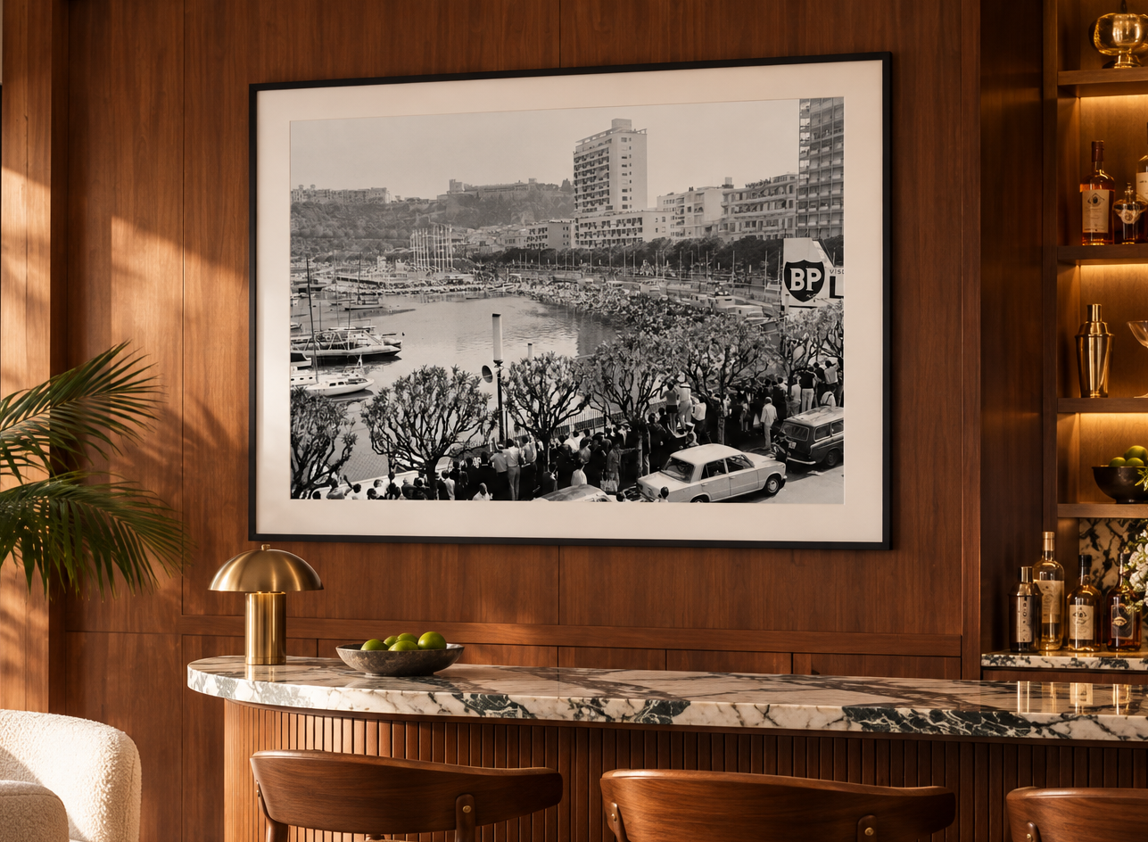 Vantage Point_36x48black.png