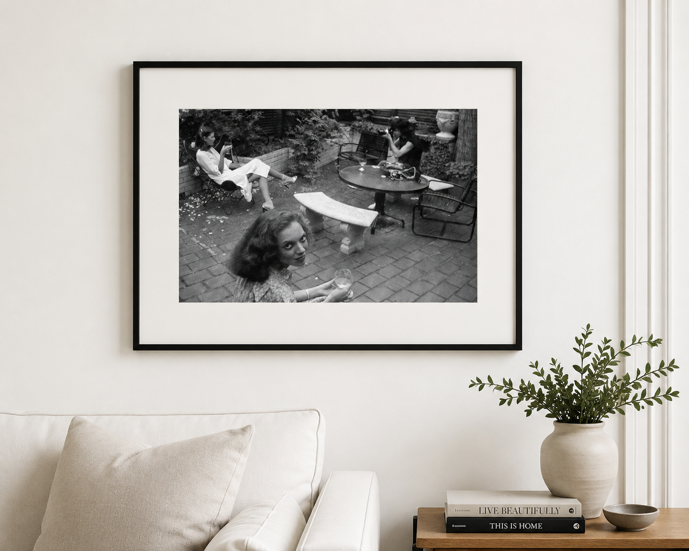 Courtyard_16x24BLACK.png