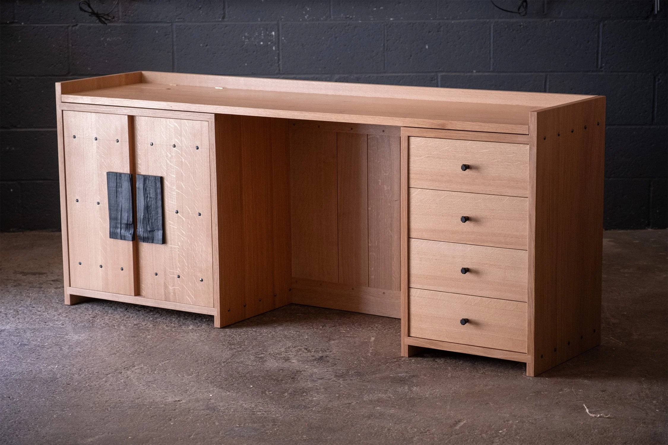 Desk Front On.jpg