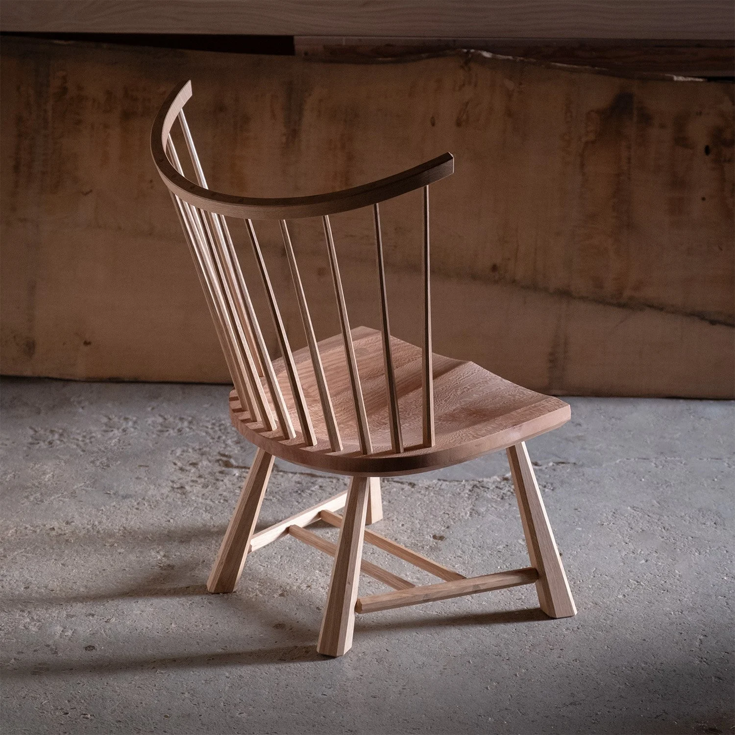 Spindle back lounge chair