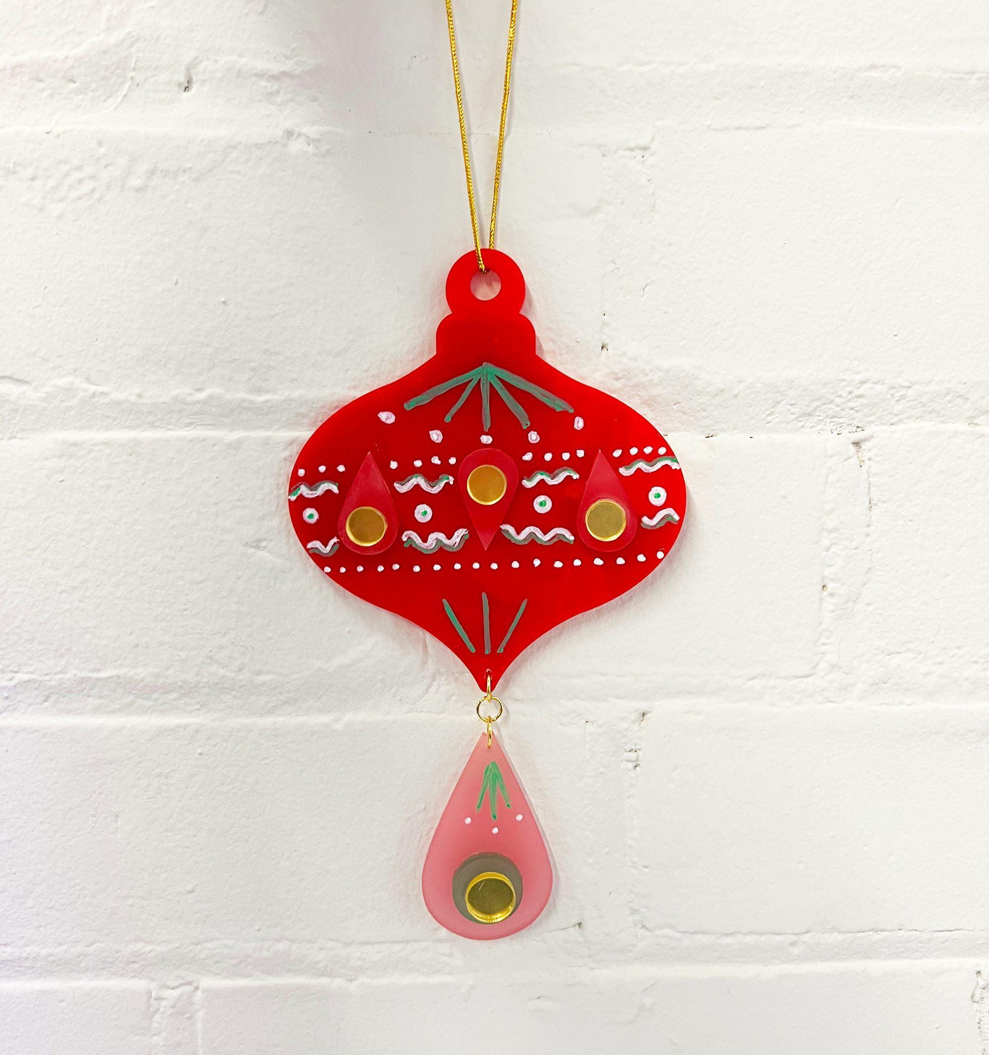 ghost-rocket-redpink-ornament-wal.png