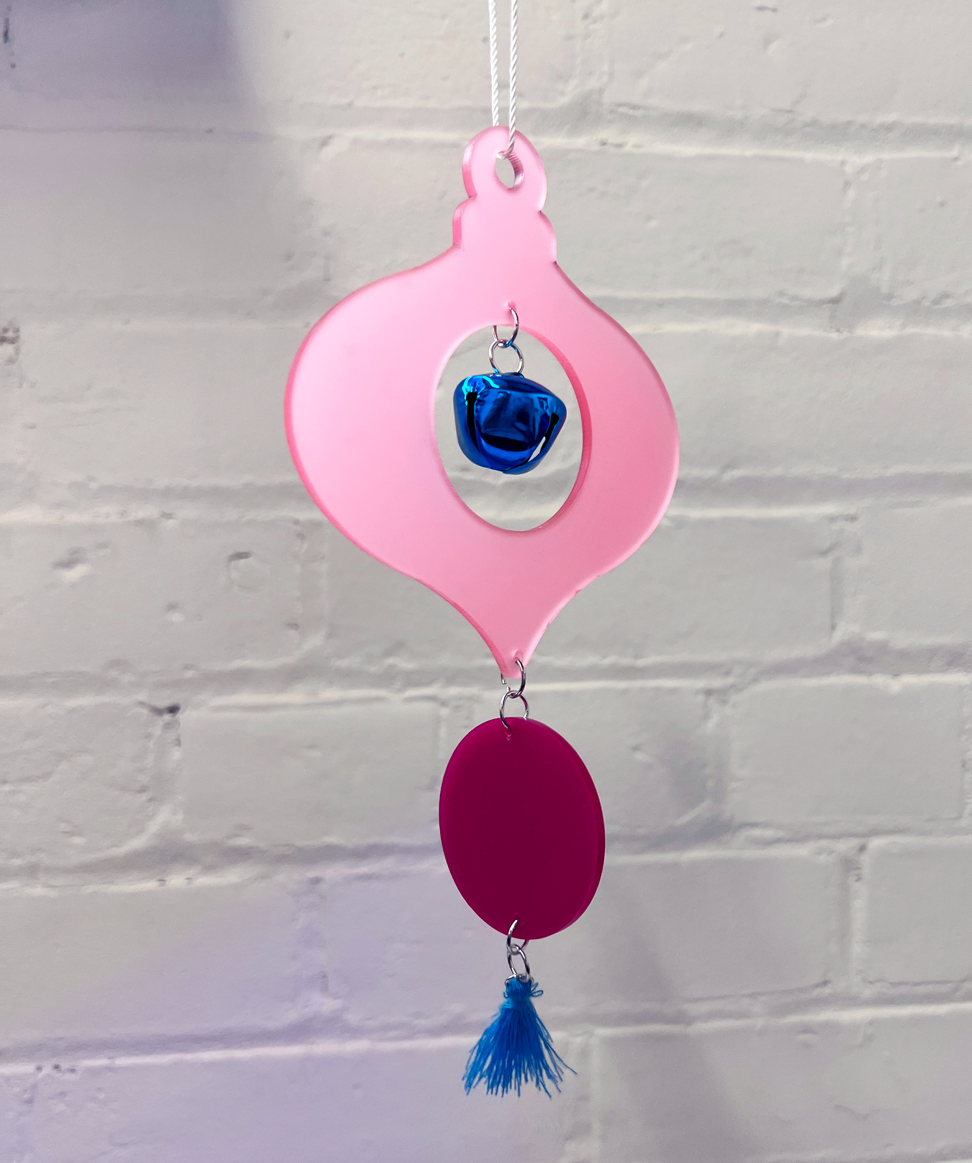 ghost-rocket-pinkblues-ornament-wall.png