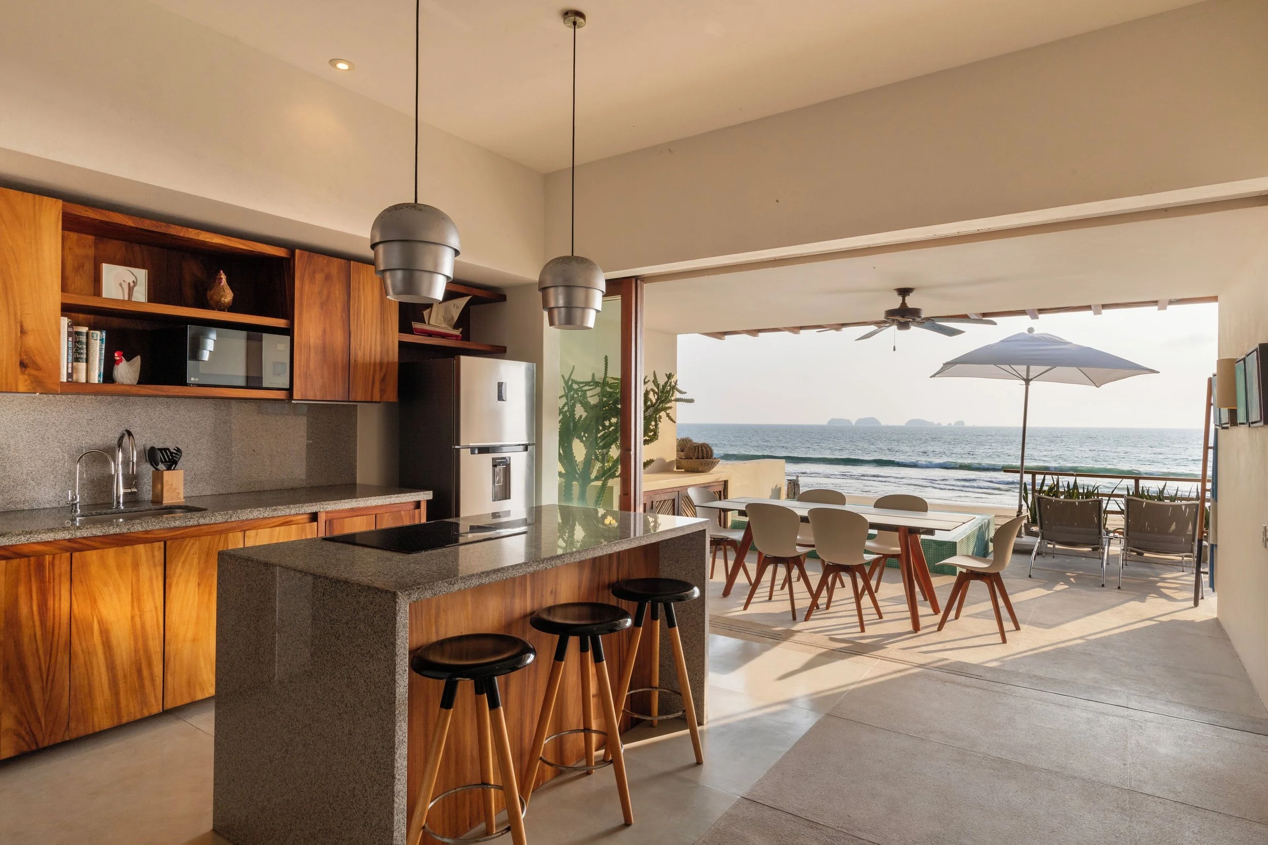 Marea beachfront villas rentals in playa blanca zihuatanejo mexico - oceanview villas with plungepool and sunset