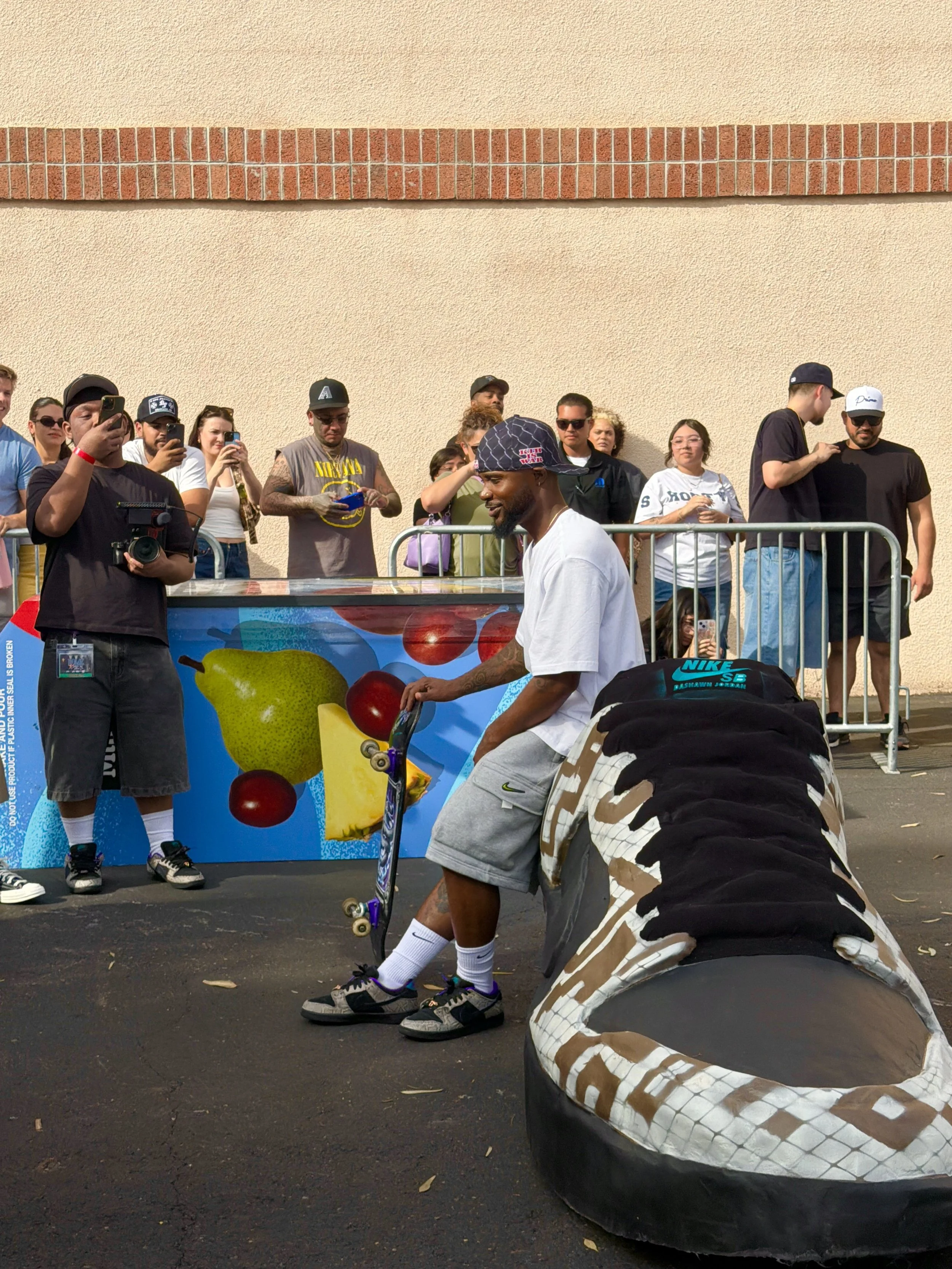 Dashawn unveils giant shoe replica