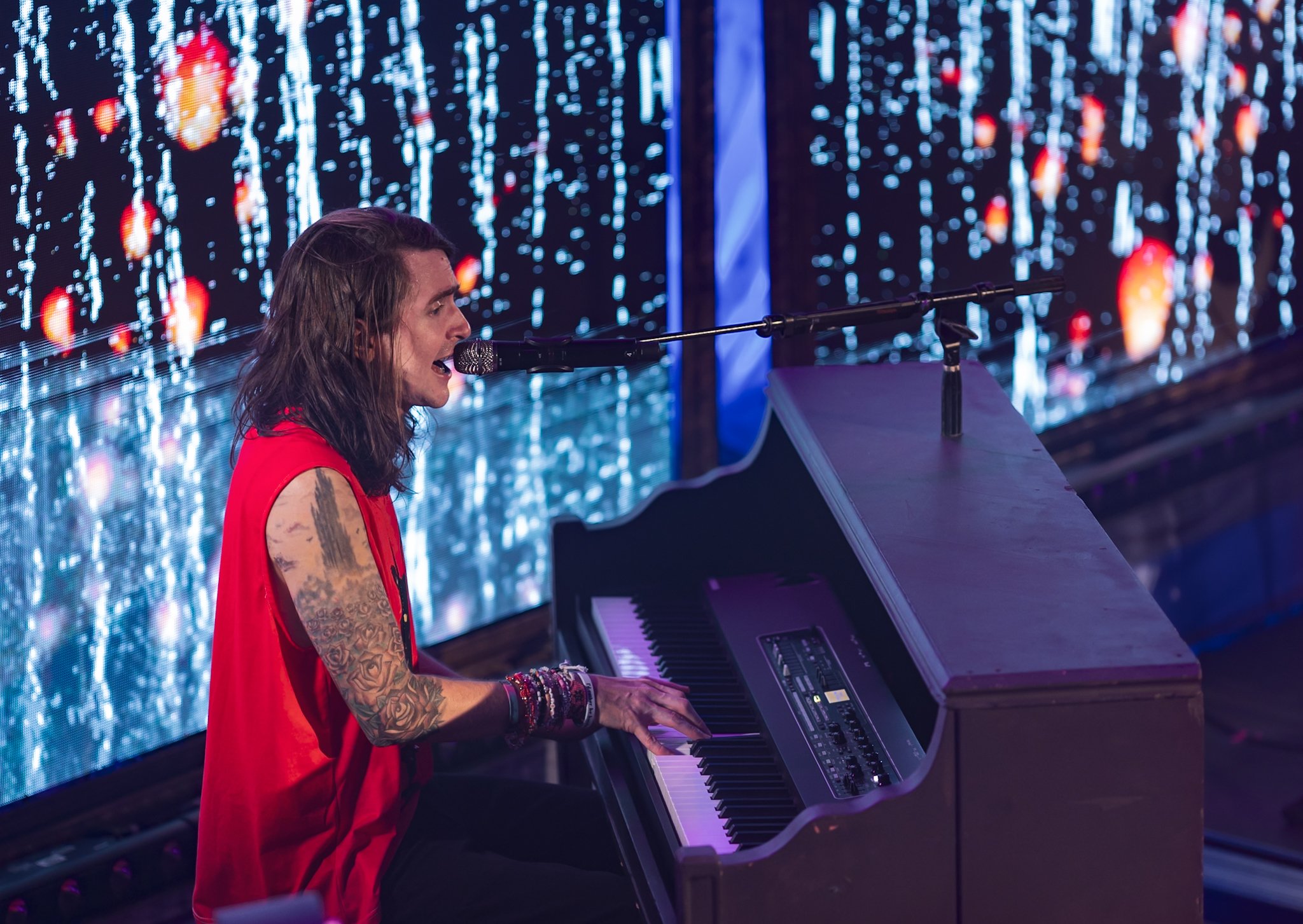 682e242814acf9be3f475c8d_Mayday parade-14.jpg