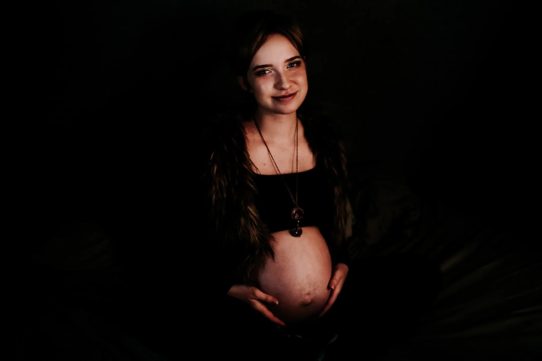 harrisonburg-maternity-shoot-2025-00300.jpg