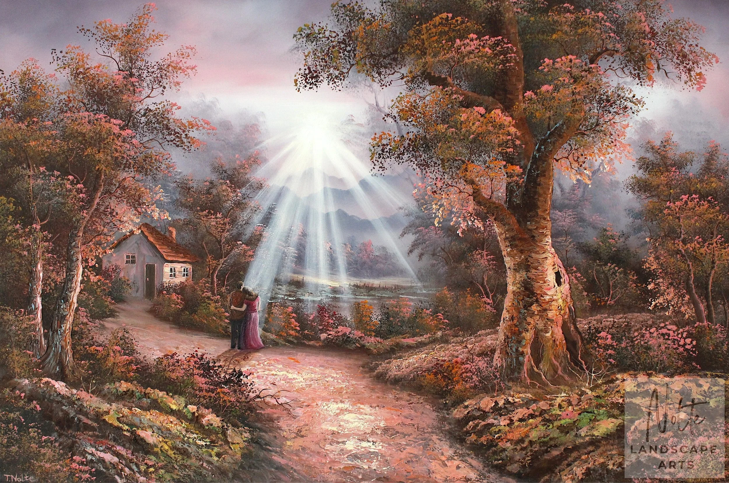 Handgemaltes Landschaftsgemälde auf Leinwand von Tobias Nolte in warmen Braun-, Rosa- und Orangetönen. Paar am See auf einem Weg vor einem kleinen Haus, umgeben von Bäumen, Bergen und Lichtstrahlen in märchenhafter Natur- und Waldlandschaft.