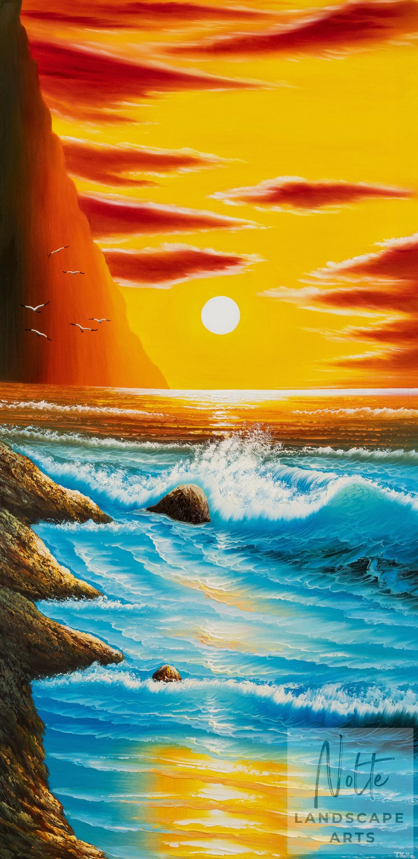 Handgemaltes Ölgemälde einer Küstenlandschaft mit hohen Klippen, einem warm leuchtenden Sonnenuntergang und einem tiefblauen Meer mit bewegten Wellen. Das Bild zeigt den Kontrast zwischen warmer Himmelsstimmung und kühlem Ozean.