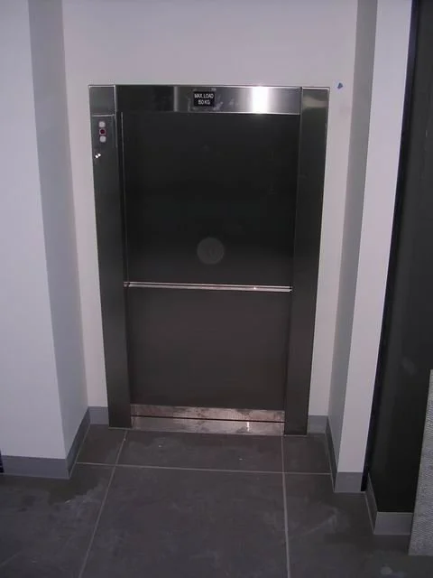 Shocking! Make sure your lifts are regularly serviced!