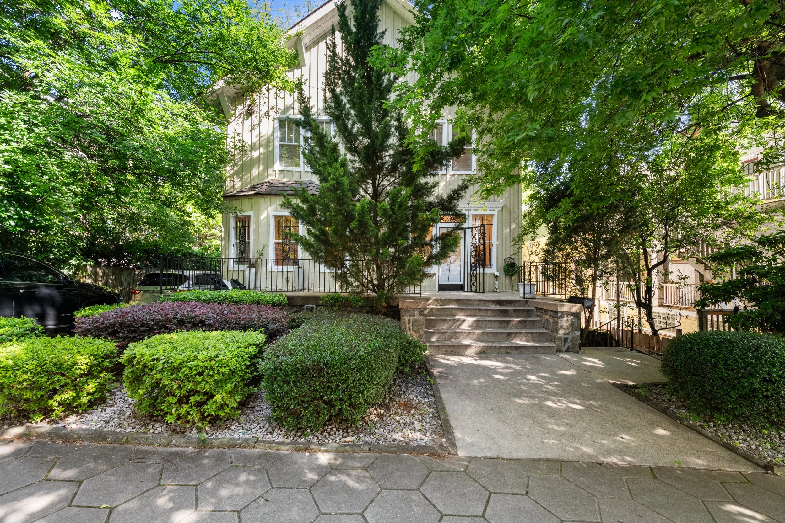 56 17th St NE-26.jpg