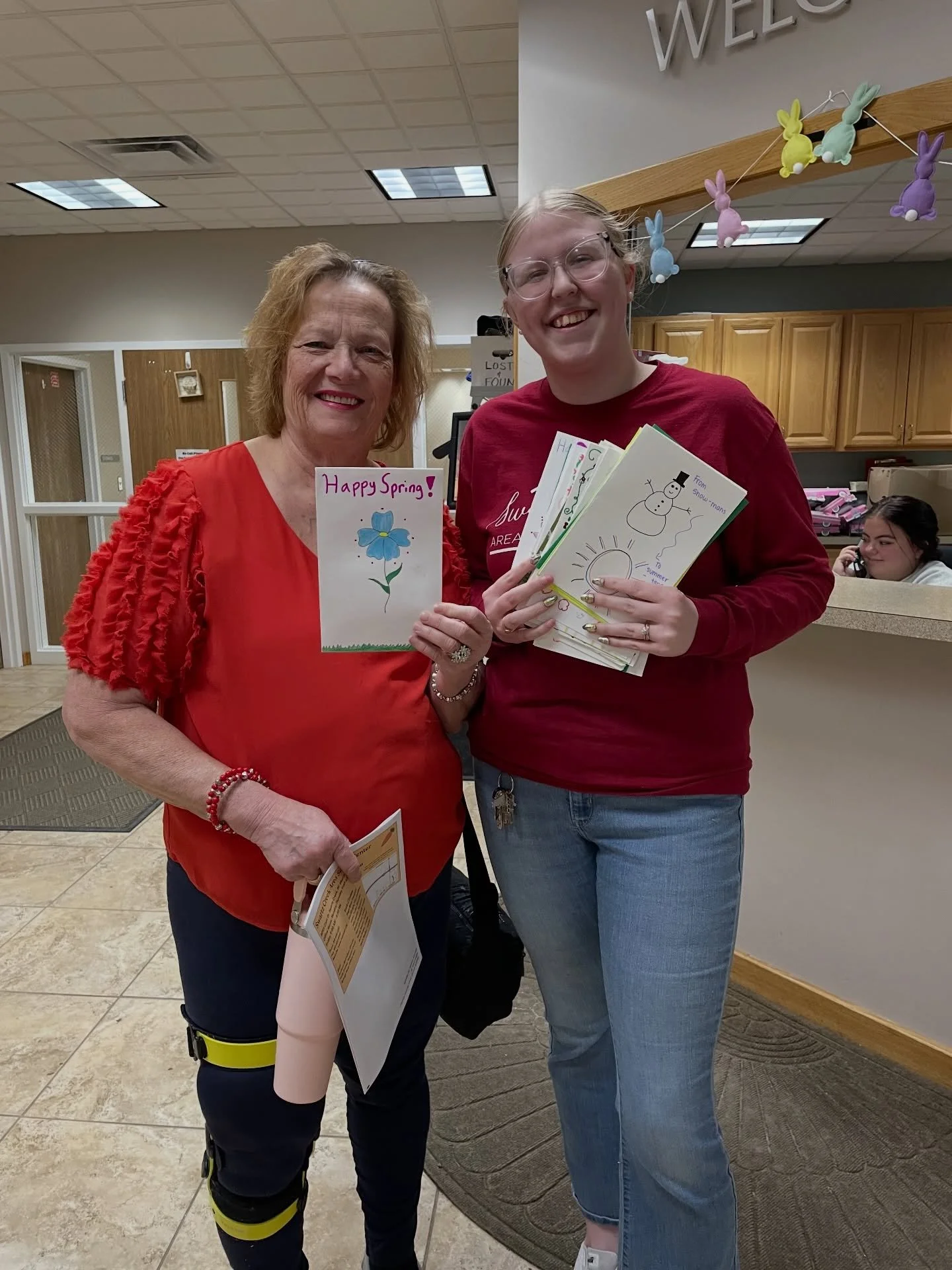 Our Michigan chapter delivered cards to their local nursing homes! 💗💗 Thank you to our chapter lead Zayna for leading this project 💌
&bull;
#youthorganization #volunteering