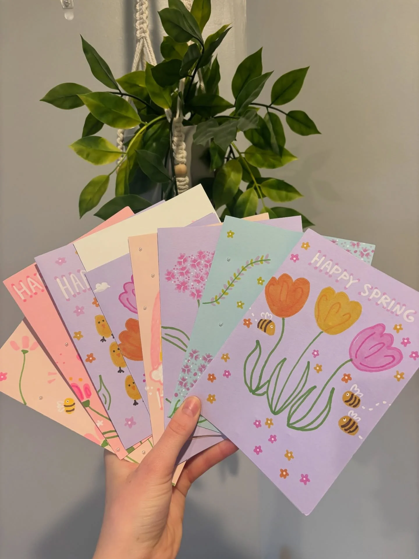 Spring is one of our fav seasons! 🌸💐 Want to get involved with Distant Hugs? Check out our website for more opportunities to engage with your community 💌 Reach out with questions!
