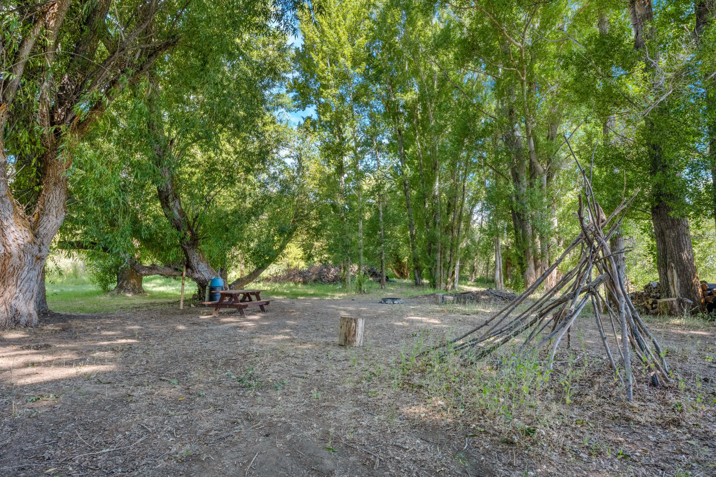 06 2220 S Bear Lake Blvd.JPG