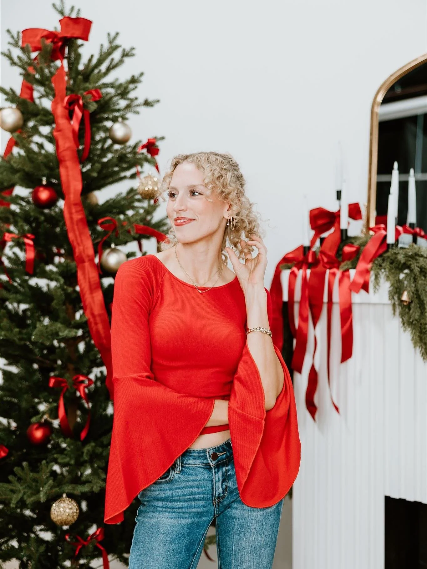 Rachel rockin&rsquo; red for the holidays &hearts;️

#christmas #xmas #holidays #studio #studiophotoshoot #christmasphotoshoot #xmasphotoshoot #xmasphotos #christmasphotos #holidayphotos #holidayphotoshoot #red