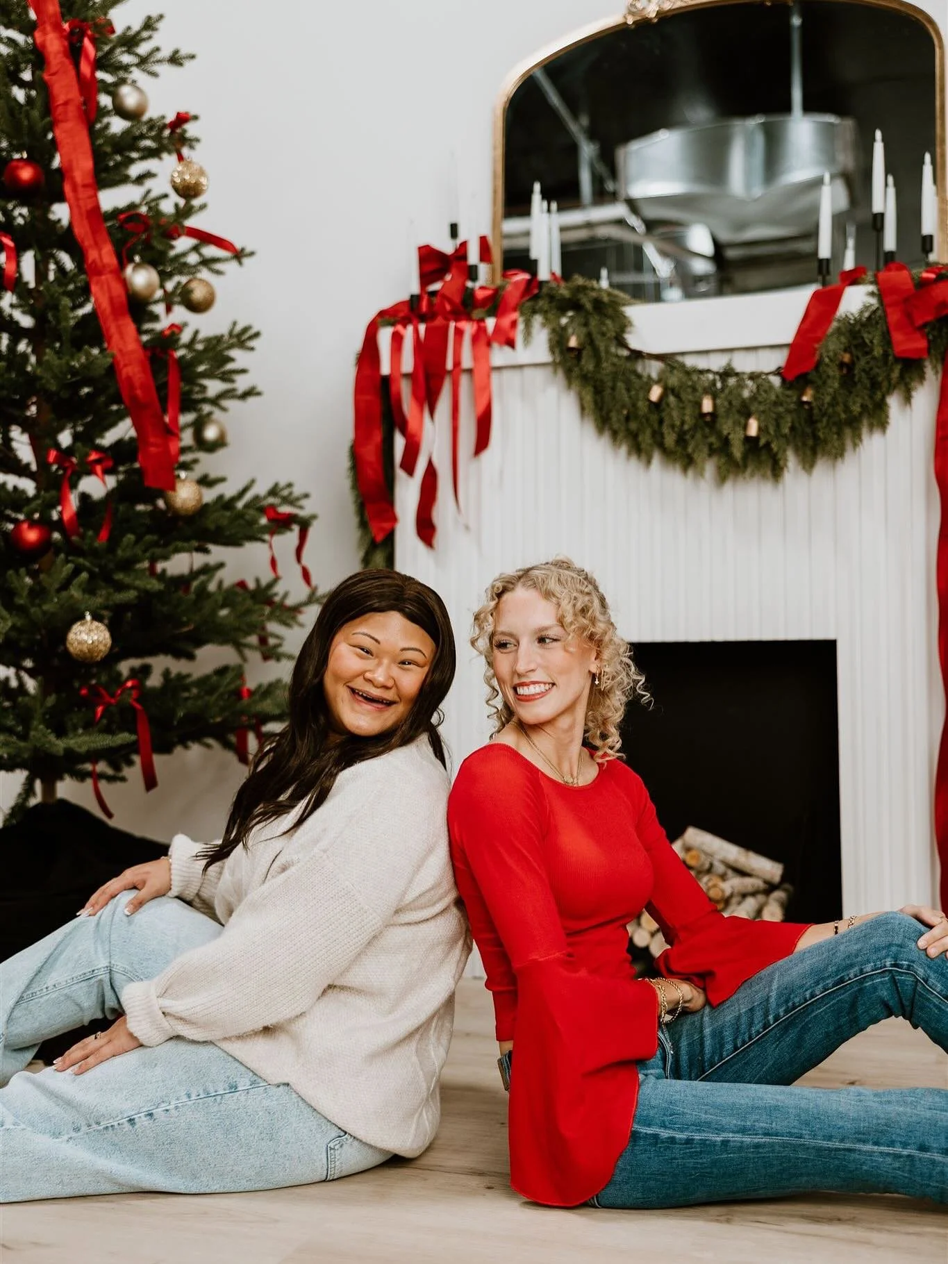 My feed will never get tired of sharing photos of these two 🫶🏻 

#christmas #xmas #xmasphotos #xmasphotoshoot #christmasphotos #christmasphotoshoot #studio #studiophotoshoot #studiophotos