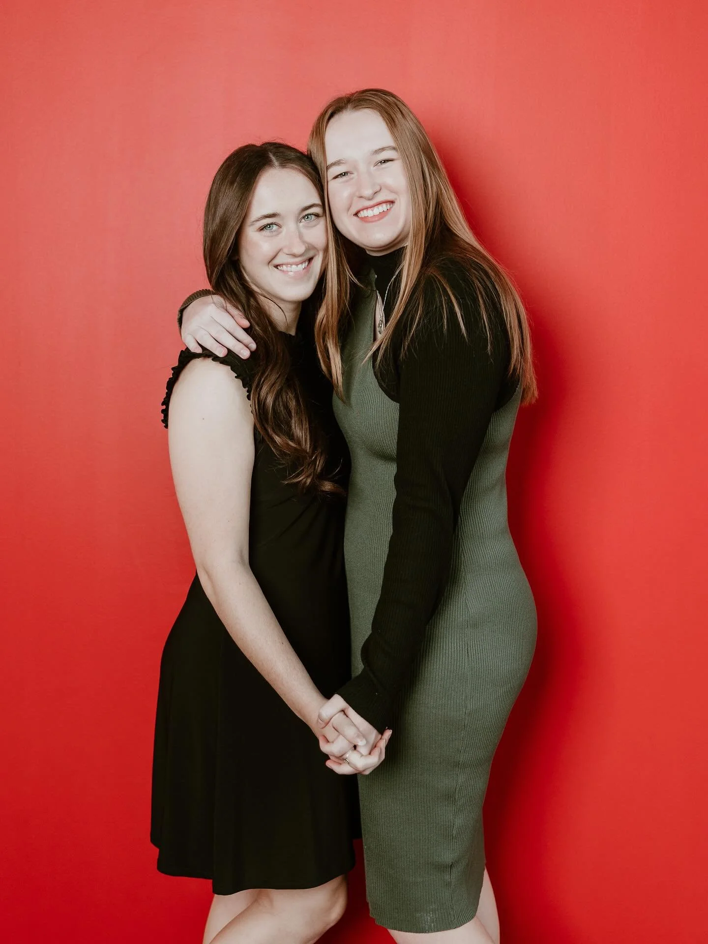 Had so much with these two girls in the studio 📸

#studio #studiophotoshoot #studiophotos #friends #sisters #sisterphotos #sisterphotoshoot