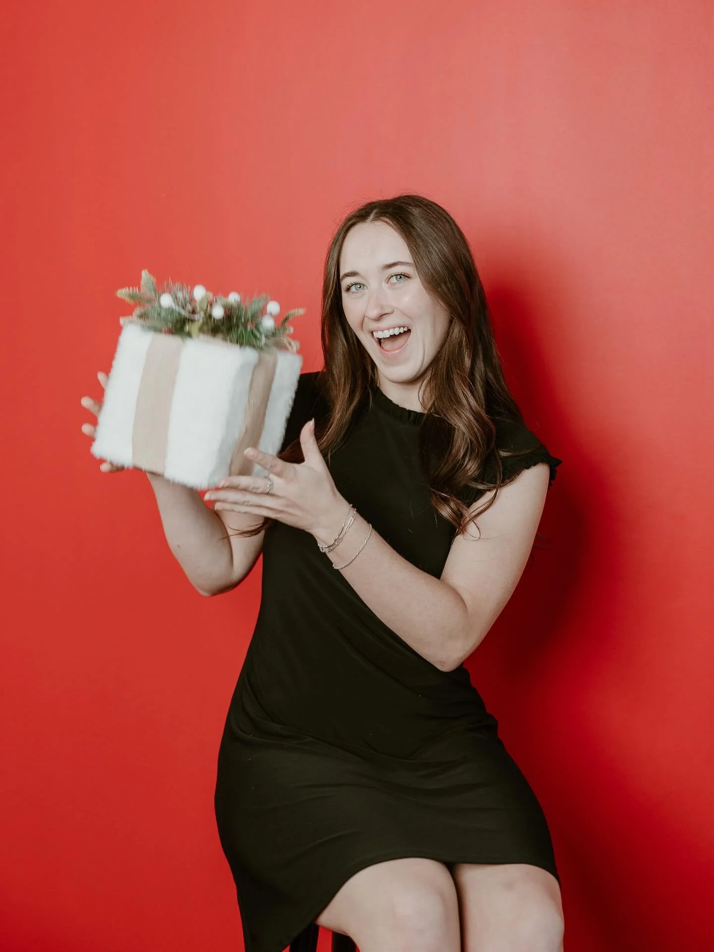 ❤️🖤

#studio #studiophotos #studiophotoshoot #red #christmas #holidays #christmasphotos #christmasphotoshoot #xmas #xmasphotos #xmasphotoshoot