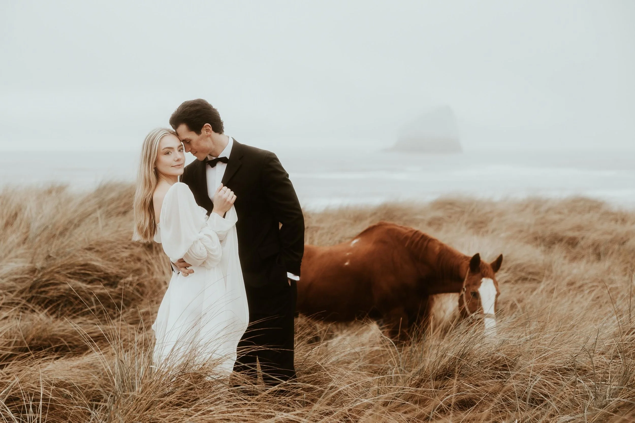 If someone were to ask me what in my life I never ever thought I&rsquo;d experience, it would be this! This Oregon trip was by far the highlight of my year so far. Looking forward to future travels! 🌊

Host: @vowandventure.co 
Elopement: @lukeandash