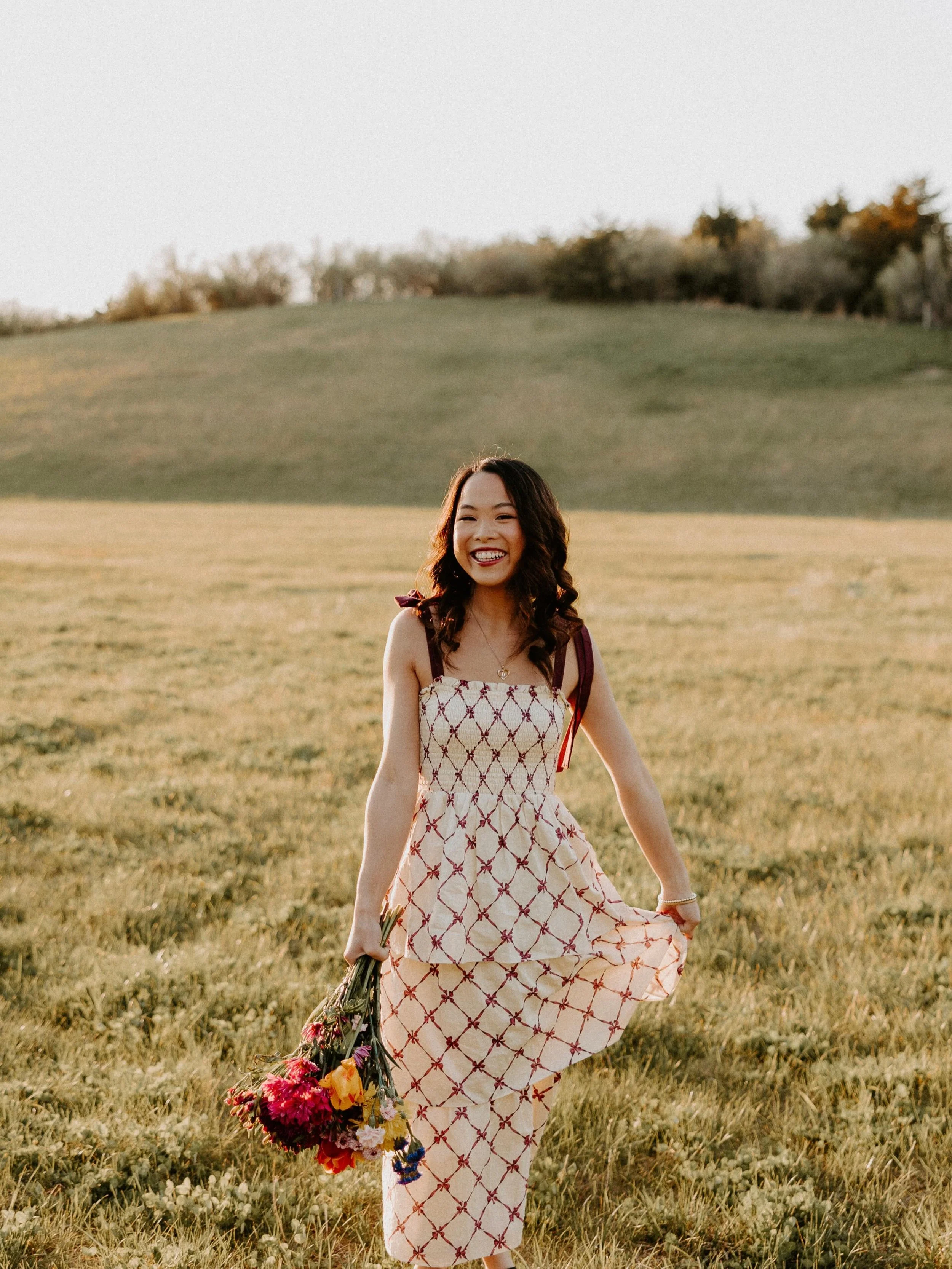I guess the bug bites were worth it? @baileybuschelmanphotography 🥲 

#goldenhour #goldenhourphotoshoot #headshots #summer #summerphotoshoot