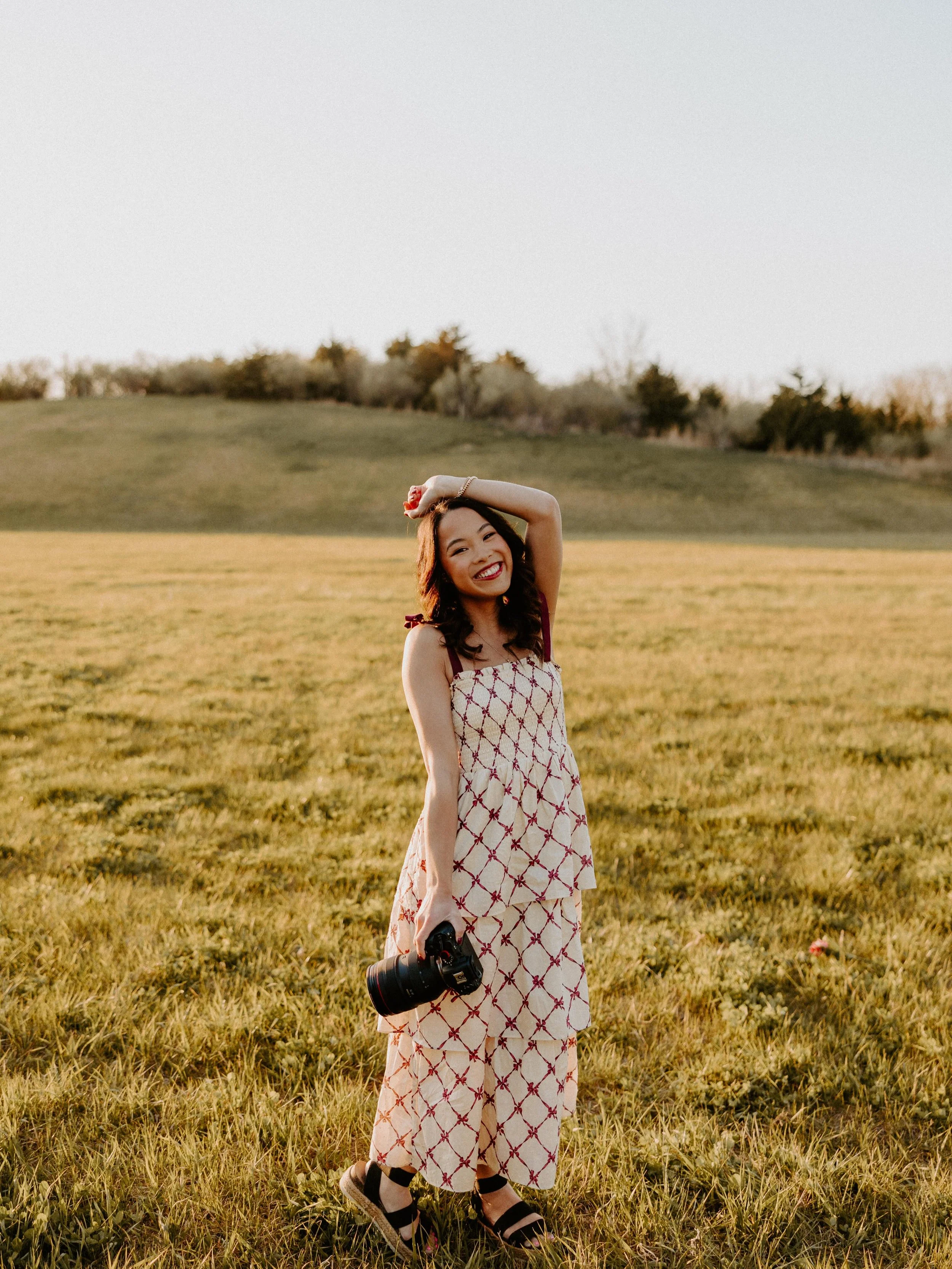 Getting in front of the camera for a change 📸

Thanks @baileybuschelmanphotography for the beautiful photos, and @makeupxmadisonne for working your magic 💄💋

#headshots #goldenhour #photographer #summerphotos #summerphotoshoot
