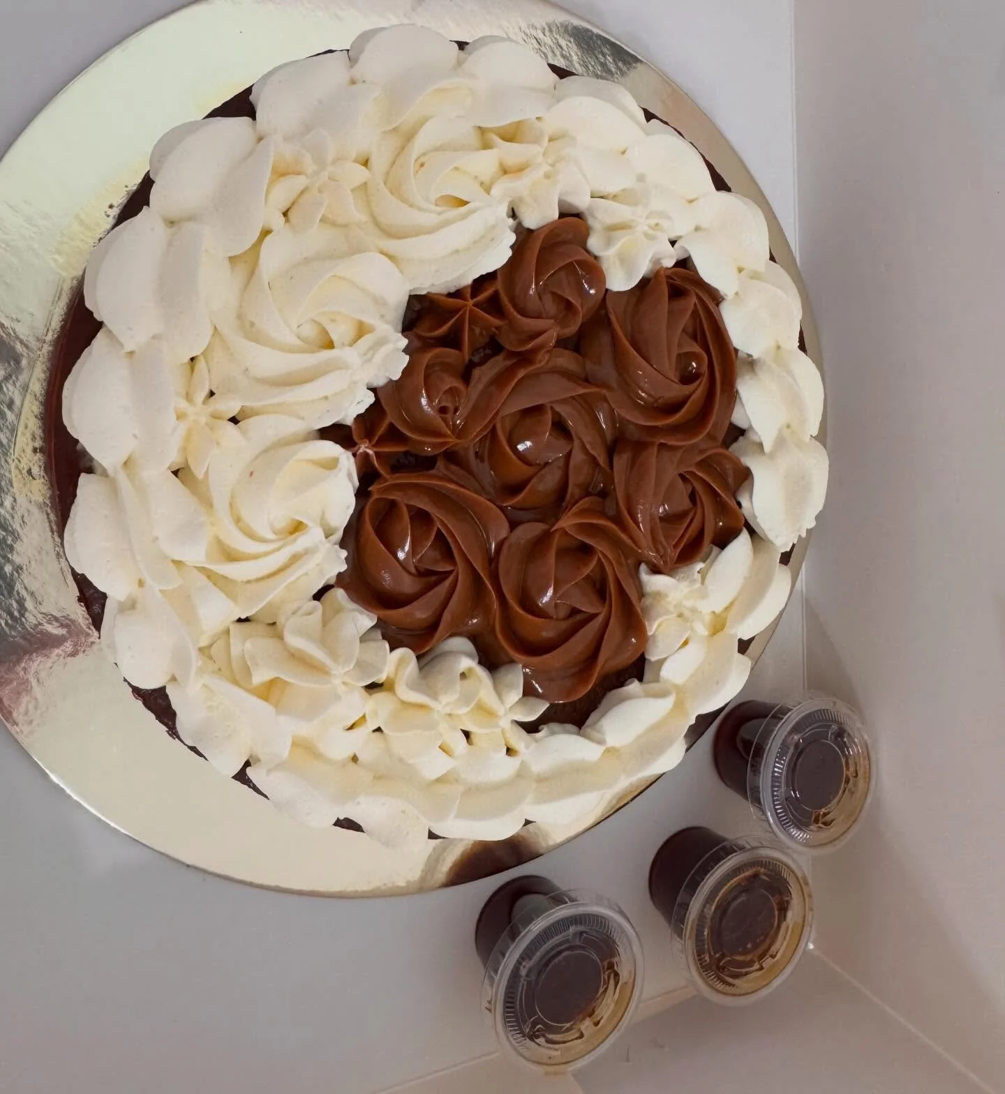 Fan napolitano ❤️#pasteldecumplea&ntilde;os #pastelcumplea&ntilde;os #pastelerias #dulcedeleche