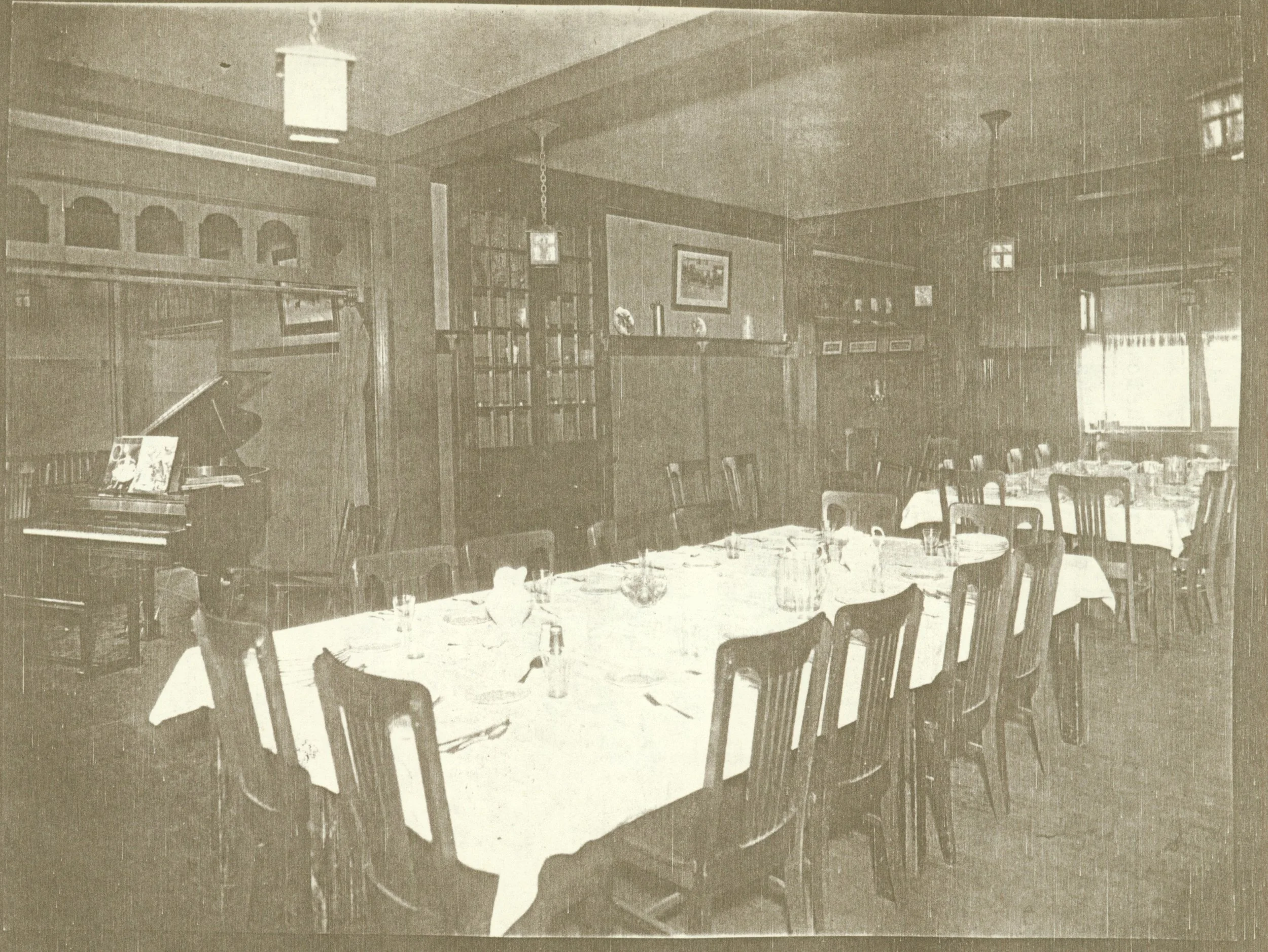 DU Dining Room at 209 North Hyland 2