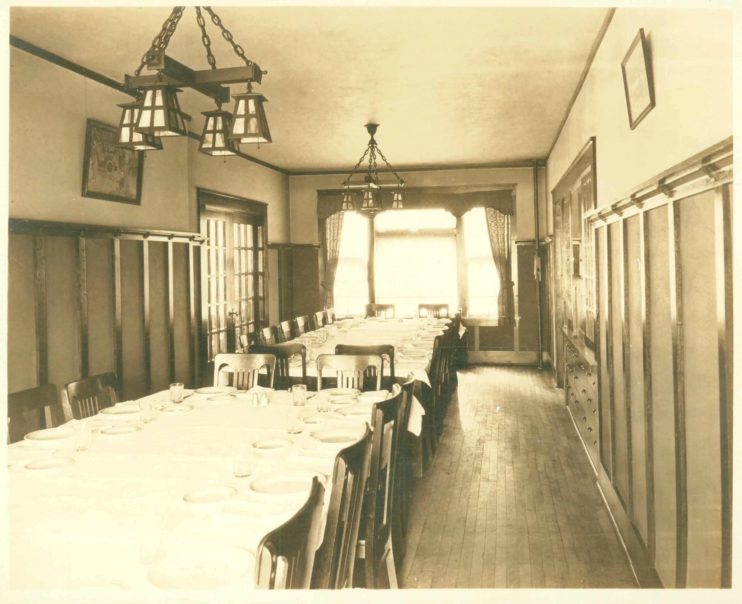 DU Dining Room at 209 North Hyland 1