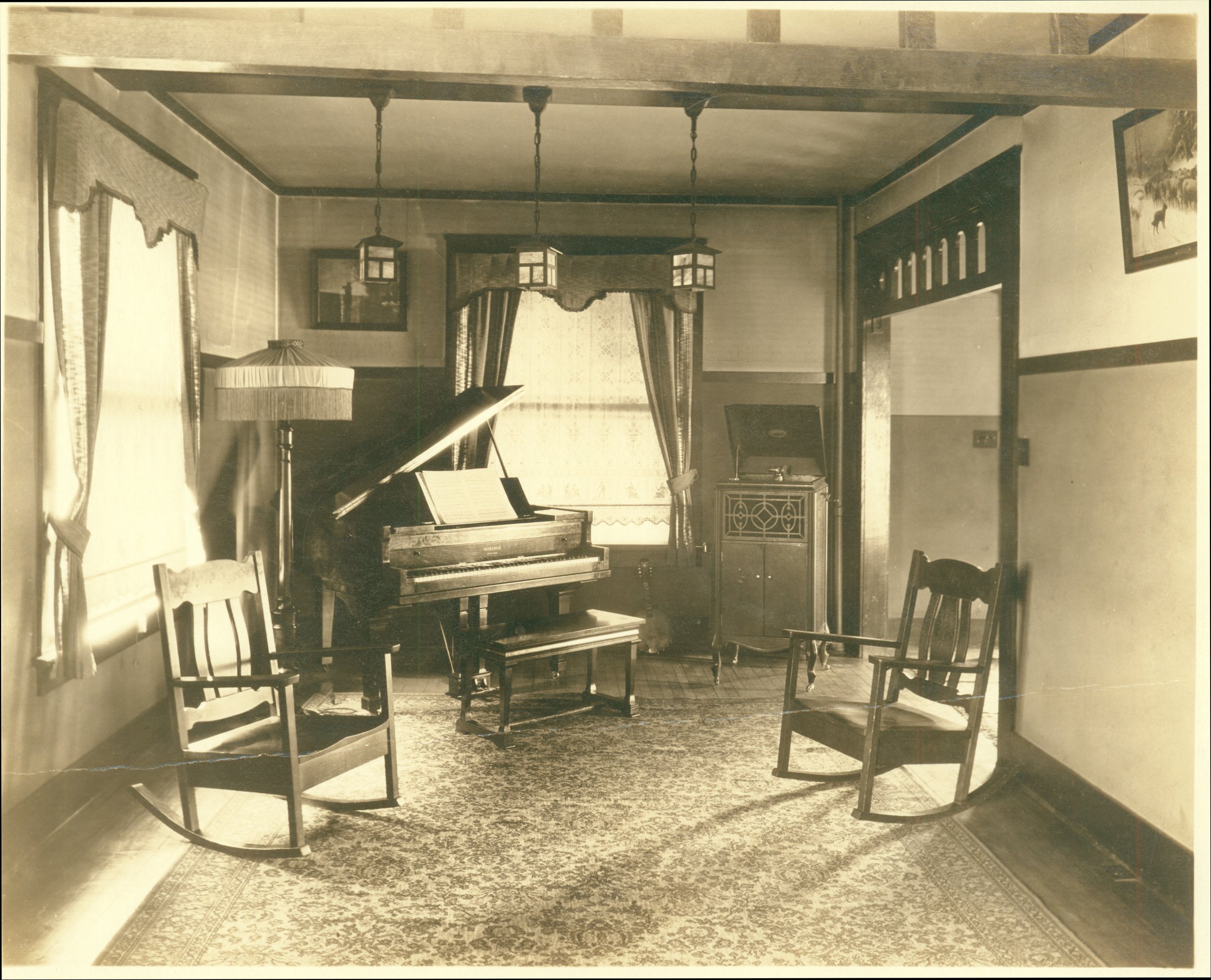 Delta Upsilon Music Room at 209 North Hyland