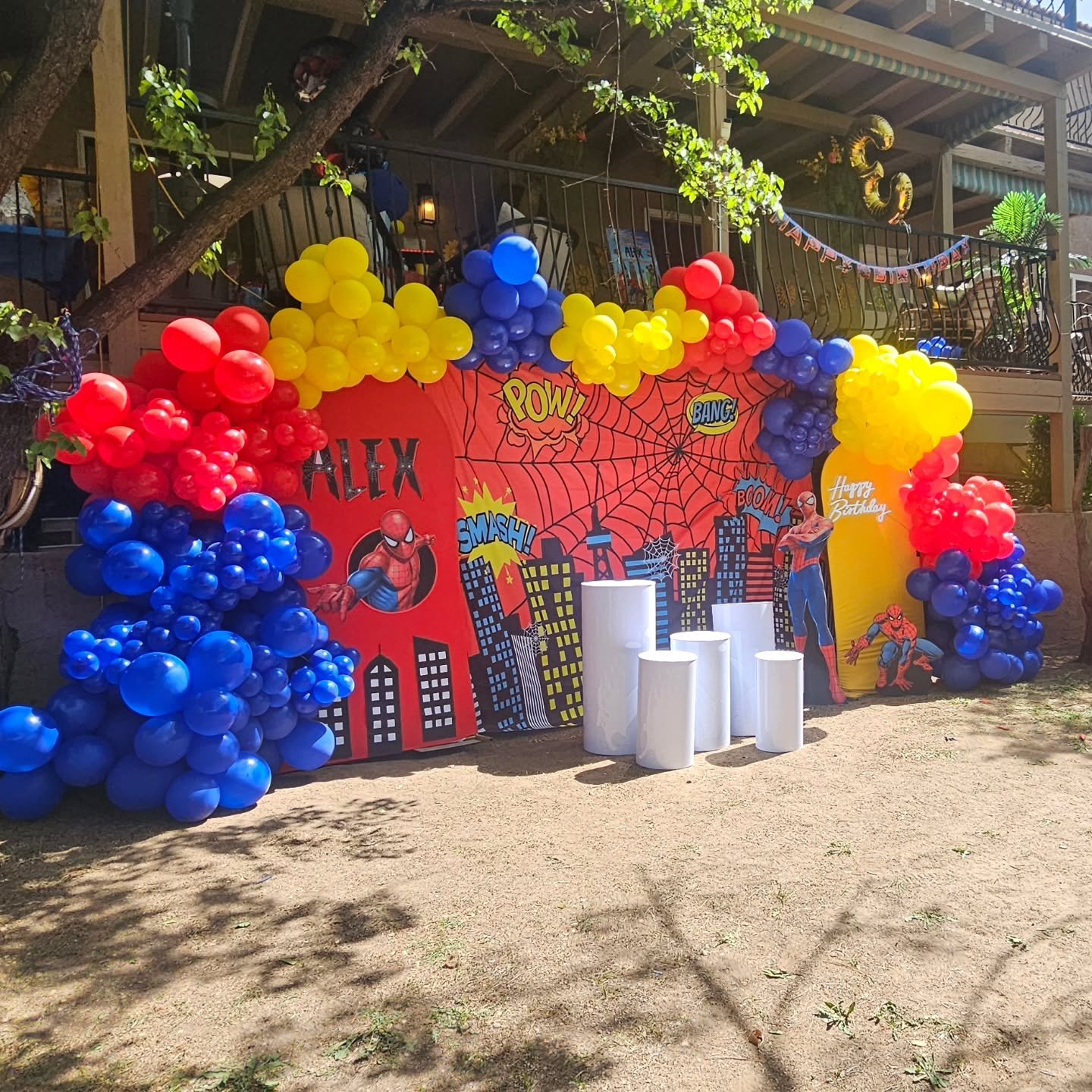 Spiderman birthday party! 

#Spiderman #spidermanbirthdayparty #spidermanballoons #balloongarland