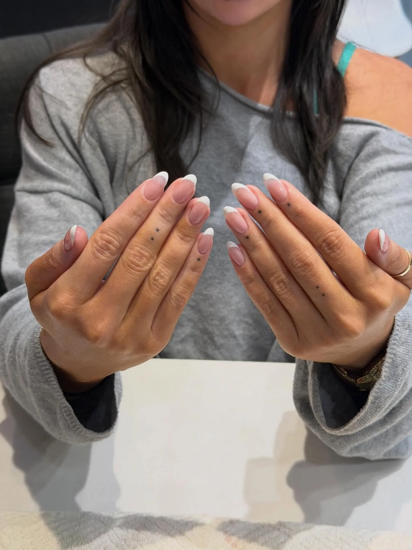 Soft French, sharp detail, effortless luxury 🤍
Precision in every curve, elegance in every gesture.

#brisbanenails #newsteadnails #nailsbrisbane #nailsofaustralia #nailsinspo