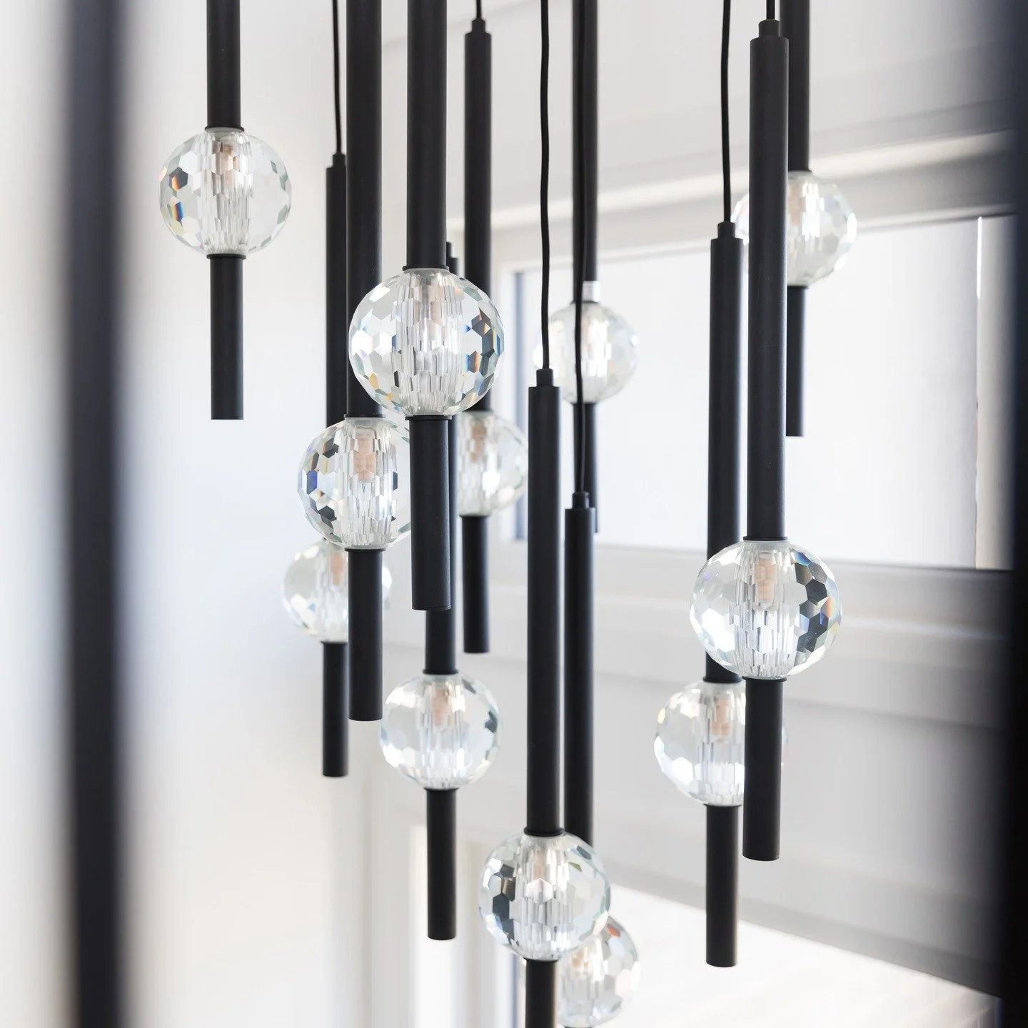 Good lighting changes everything &mdash; it can make a space feel cozier, brighter, or more balanced in an instant.

I&rsquo;ve put together a quick Lighting Guide on the blog to help you layer and plan your lighting like a designer.

Head to the Blo