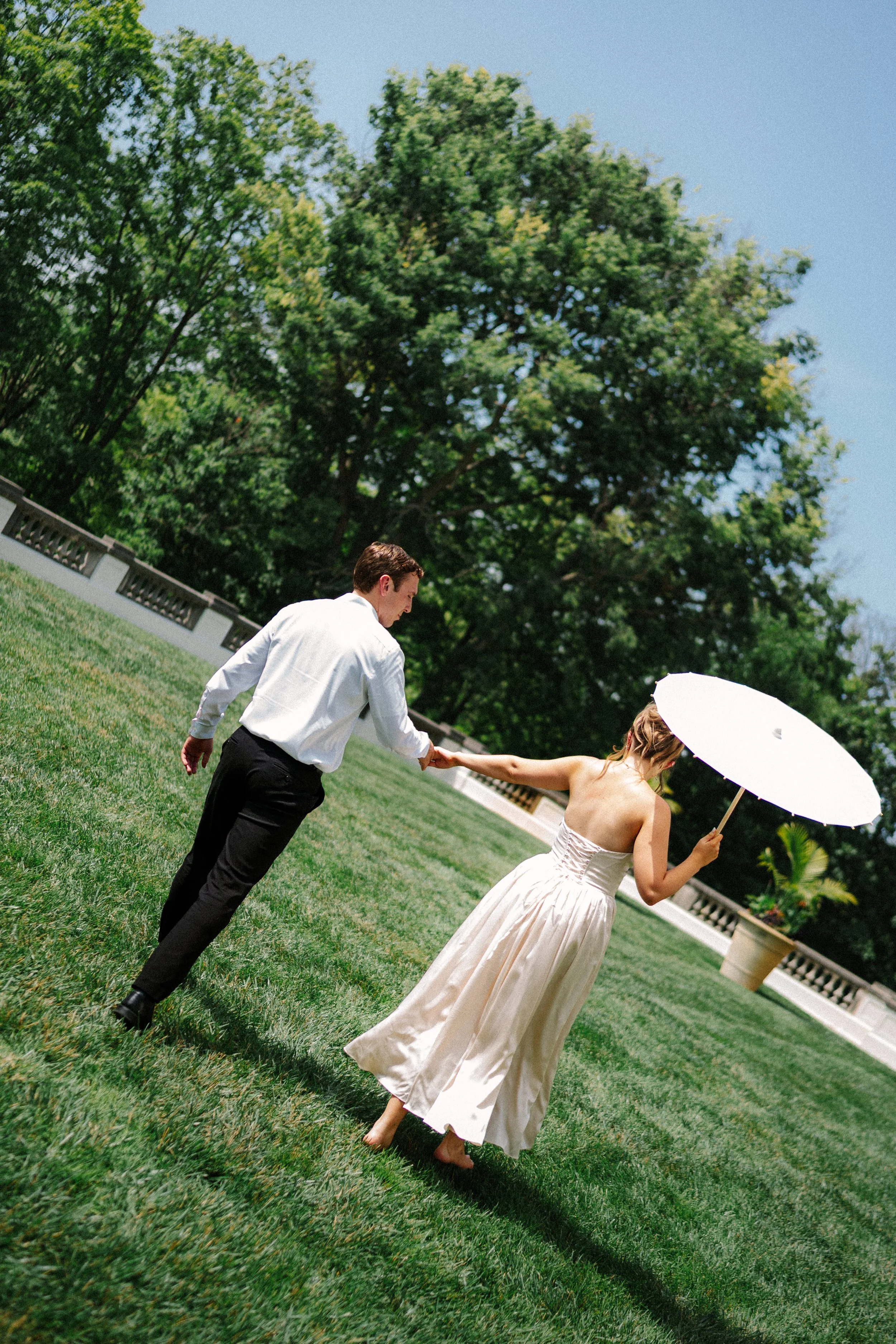 grandromantic-indianapolis-newfields-engagement-ew-41.jpg