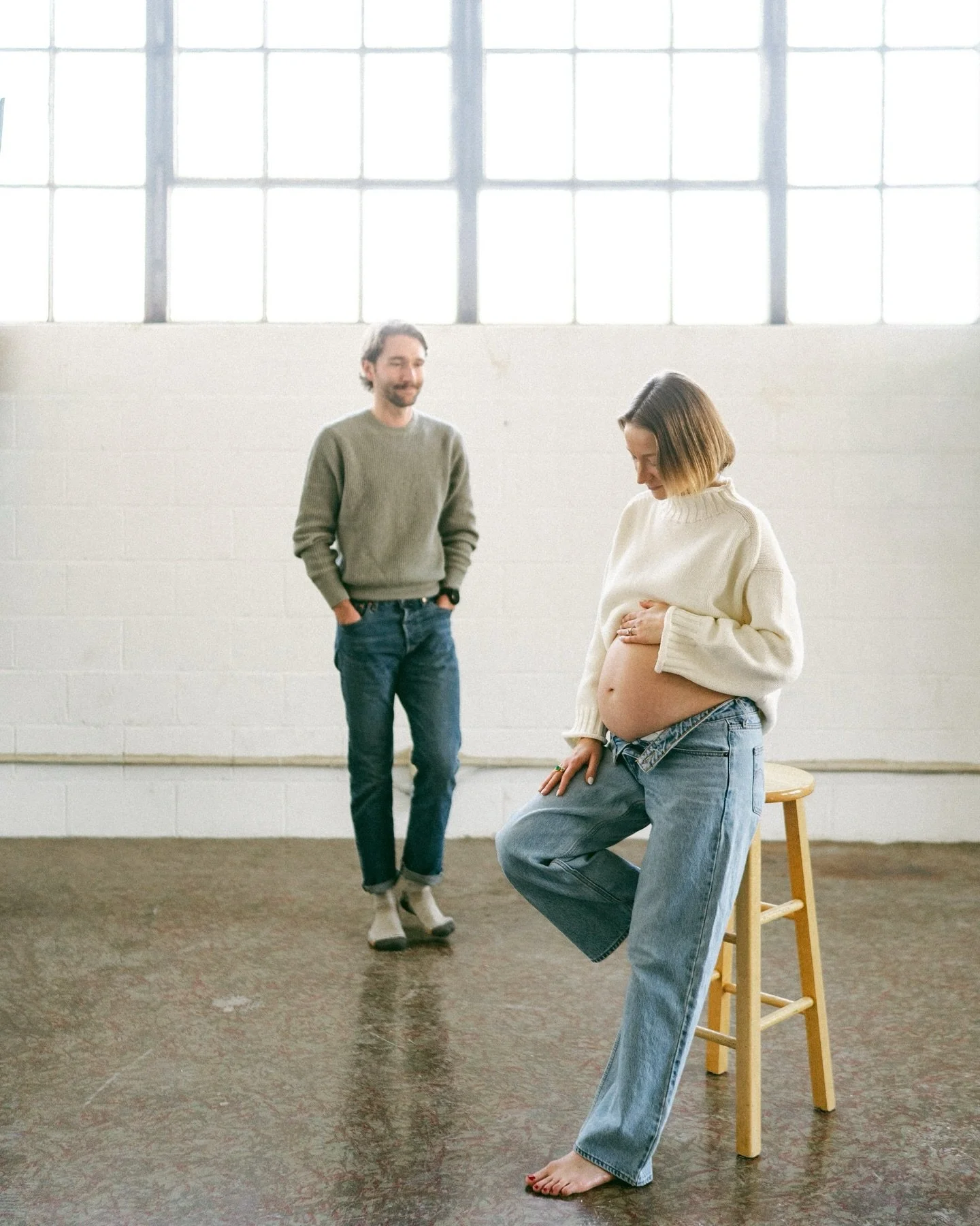 Genuinely so in love with how this maternity mini session turned out. Sabrina Carpenter once said &ldquo;I can do a lot in 15 minutes&rdquo; and honestly, same girl! Lol So excited for these two to start their next chapter soon.🖤

#indianamaternityp