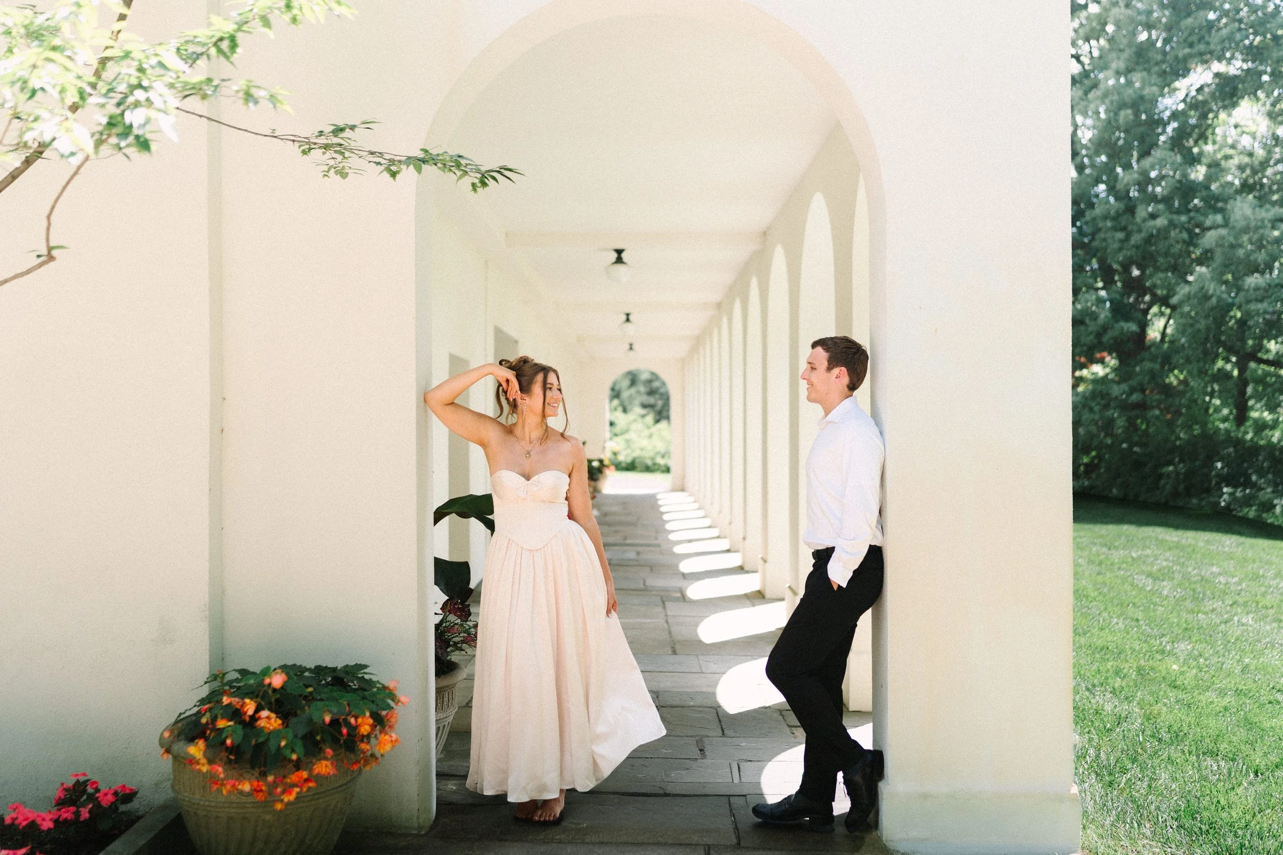 grandromantic-indianapolis-newfields-engagement-ew-10.jpg