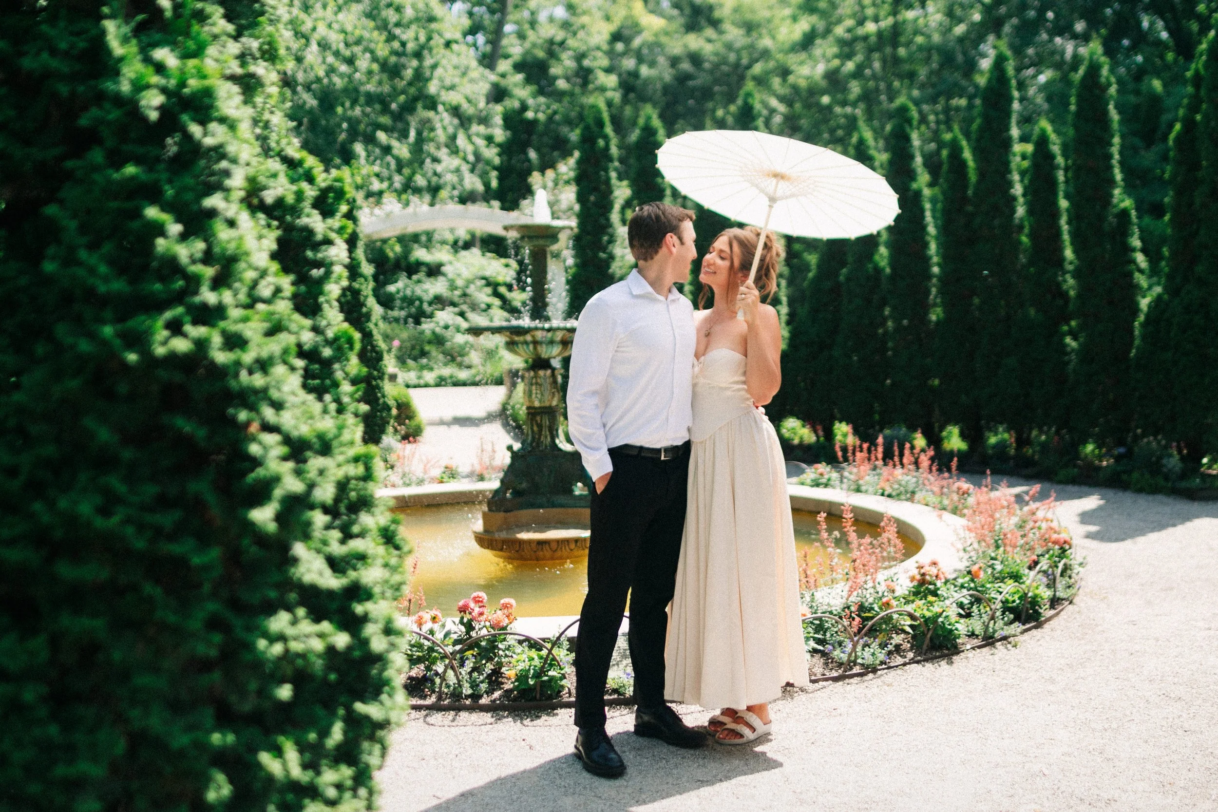 grandromantic-indianapolis-newfields-engagement-ew-119.jpg