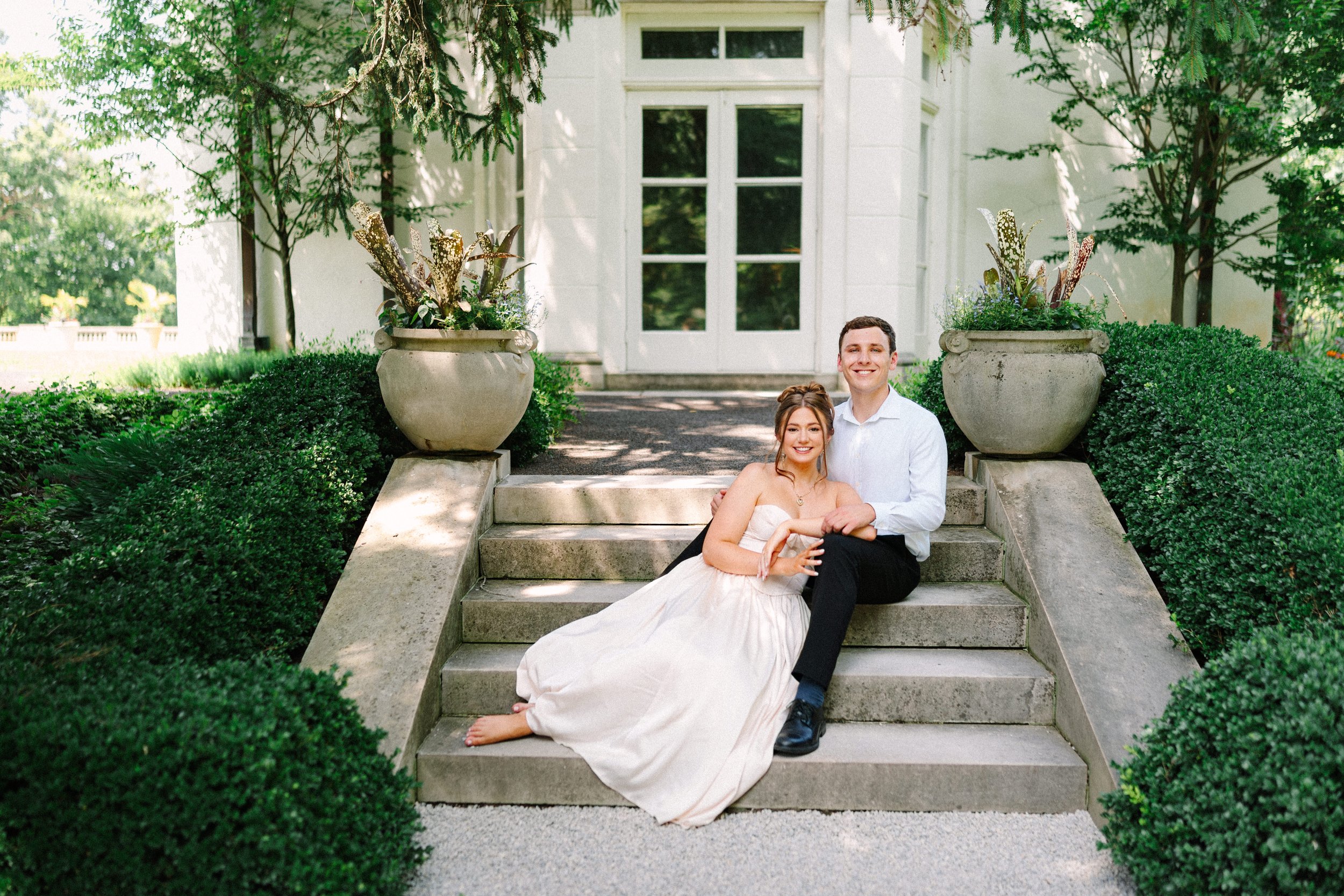 grandromantic-indianapolis-newfields-engagement-ew-91.jpg