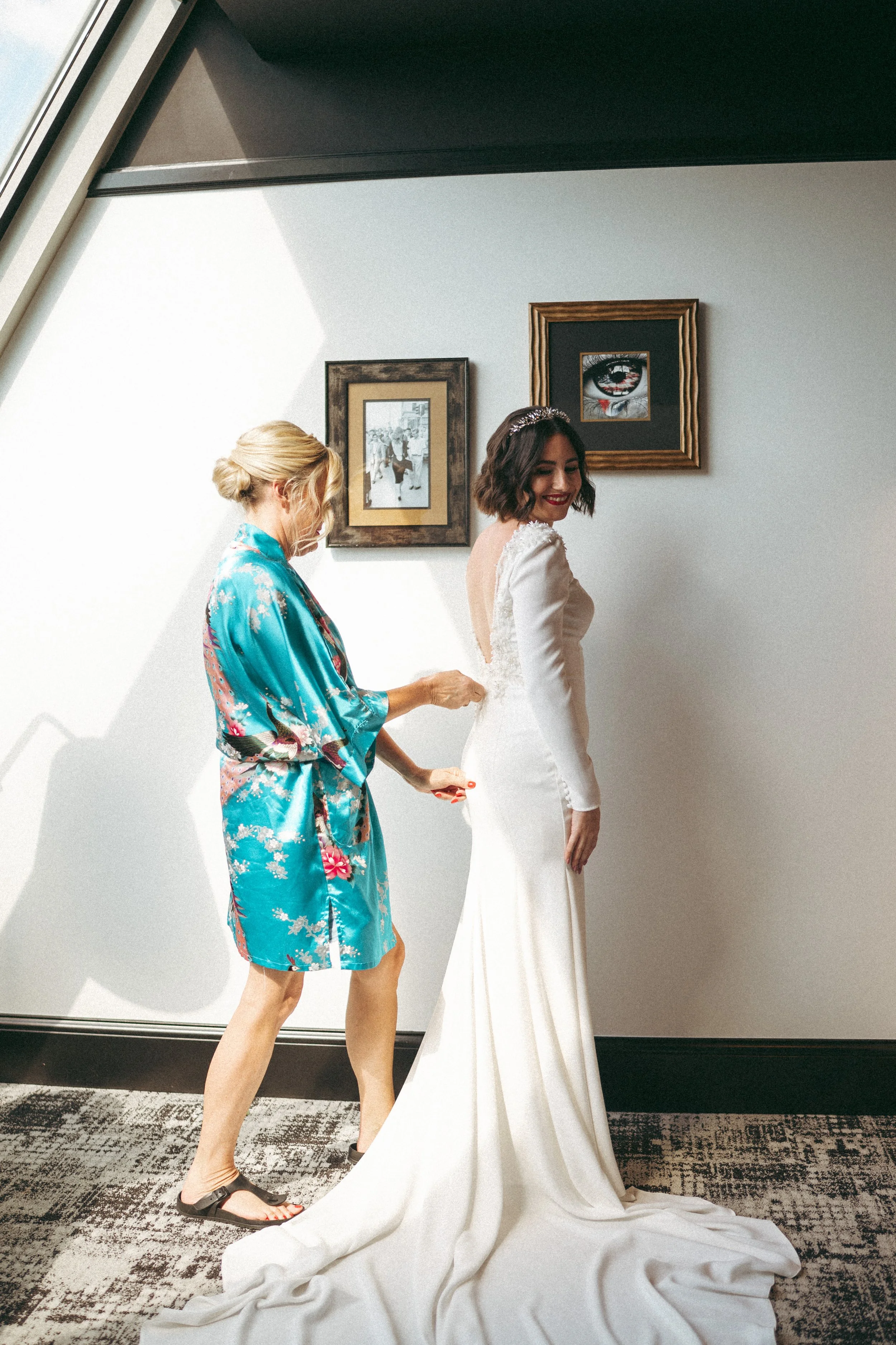 caroline-james-wedding-gettingready-indy-brynnaisabell-42.jpg