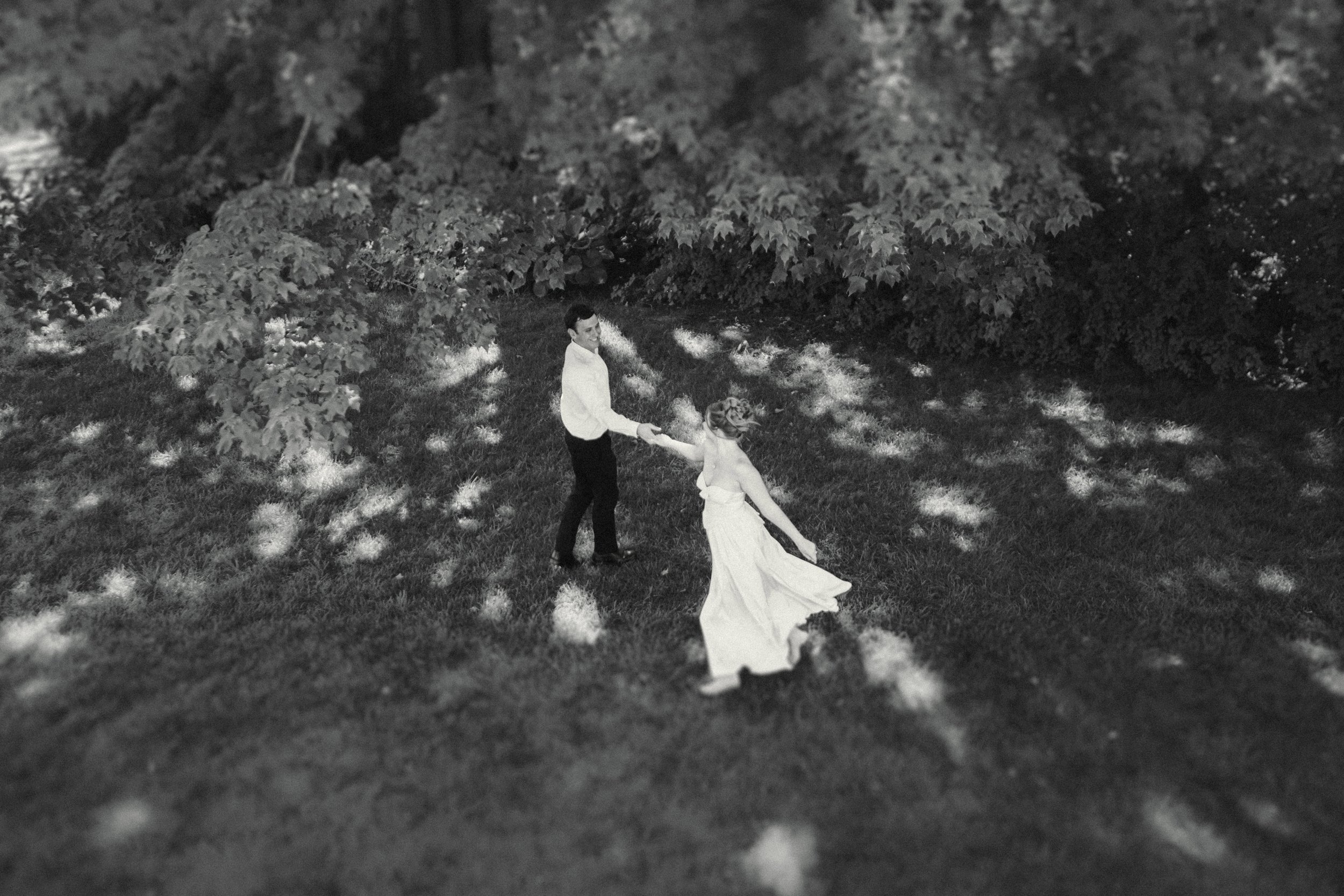 grandromantic-indianapolis-newfields-engagement-ew-128.jpg
