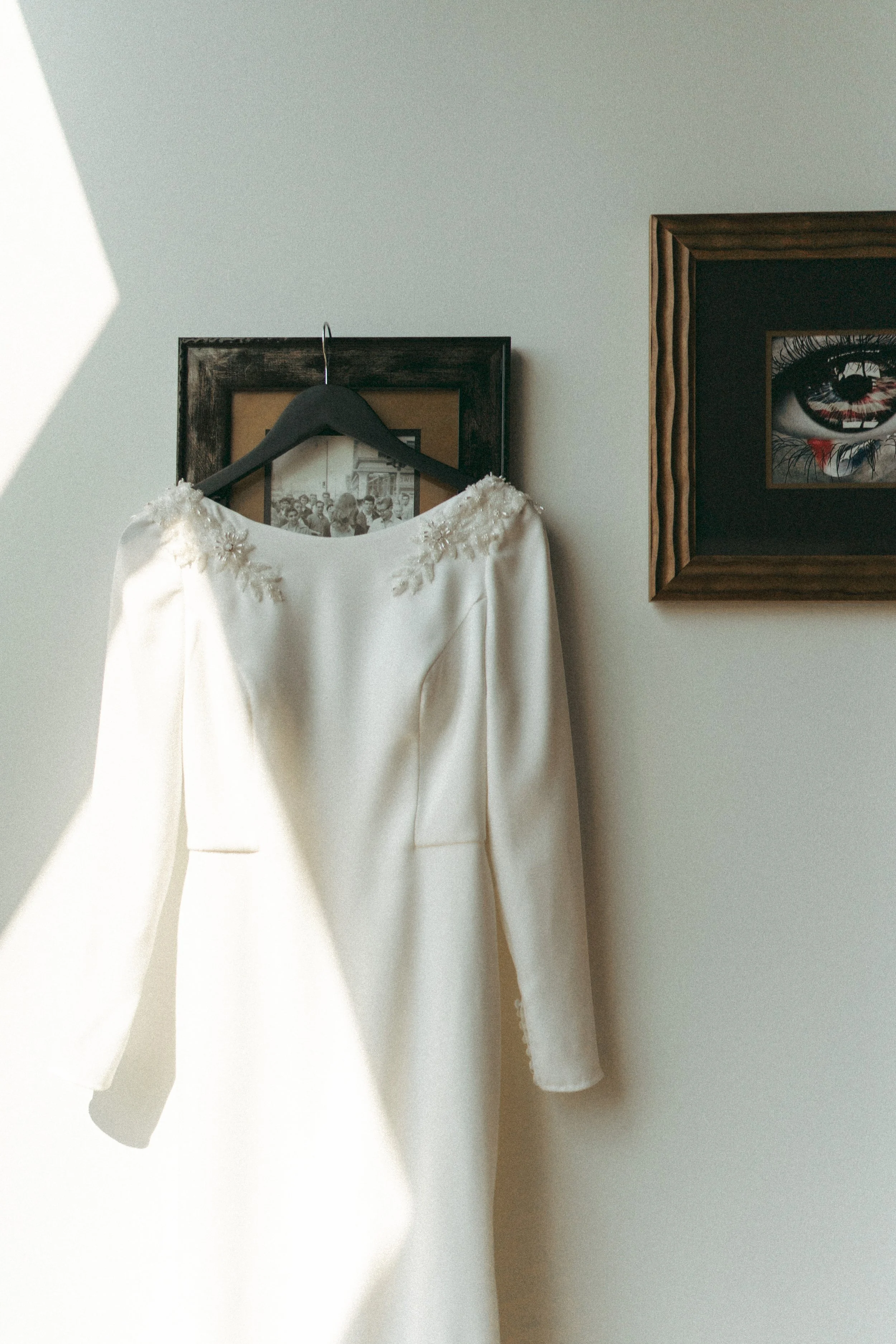 caroline-james-wedding-gettingready-indy-brynnaisabell-27.jpg