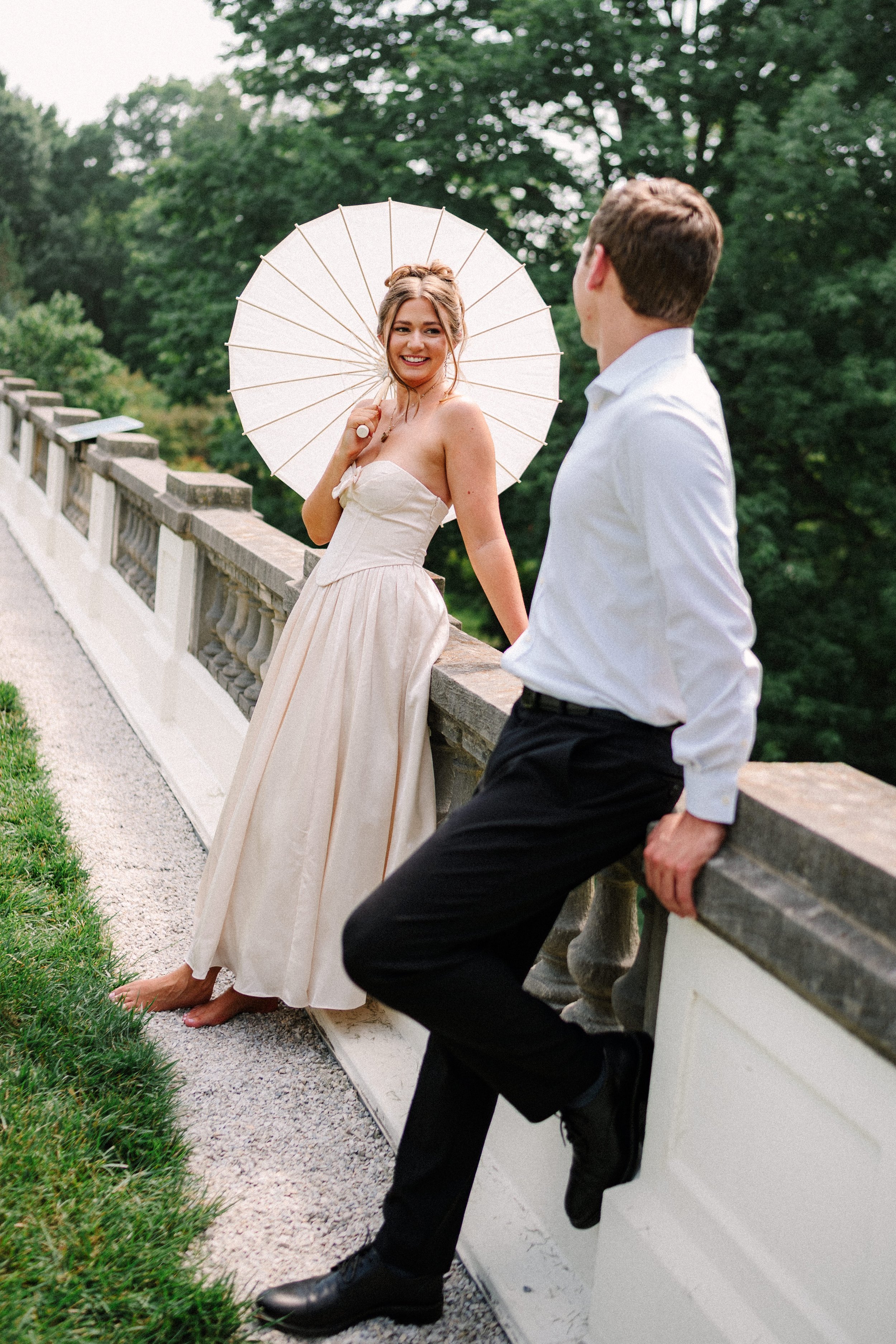grandromantic-indianapolis-newfields-engagement-ew-64.jpg