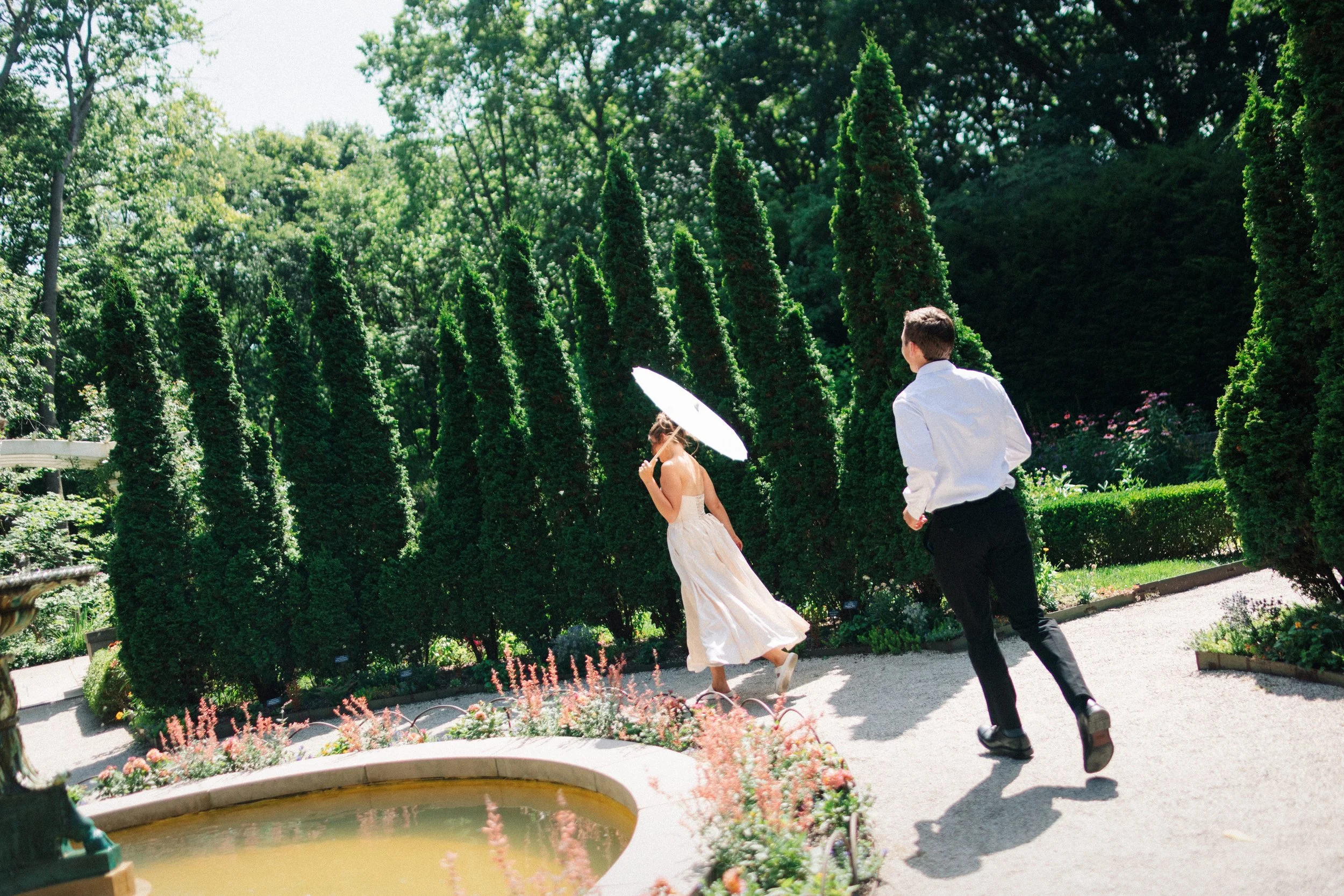 grandromantic-indianapolis-newfields-engagement-ew-107.jpg